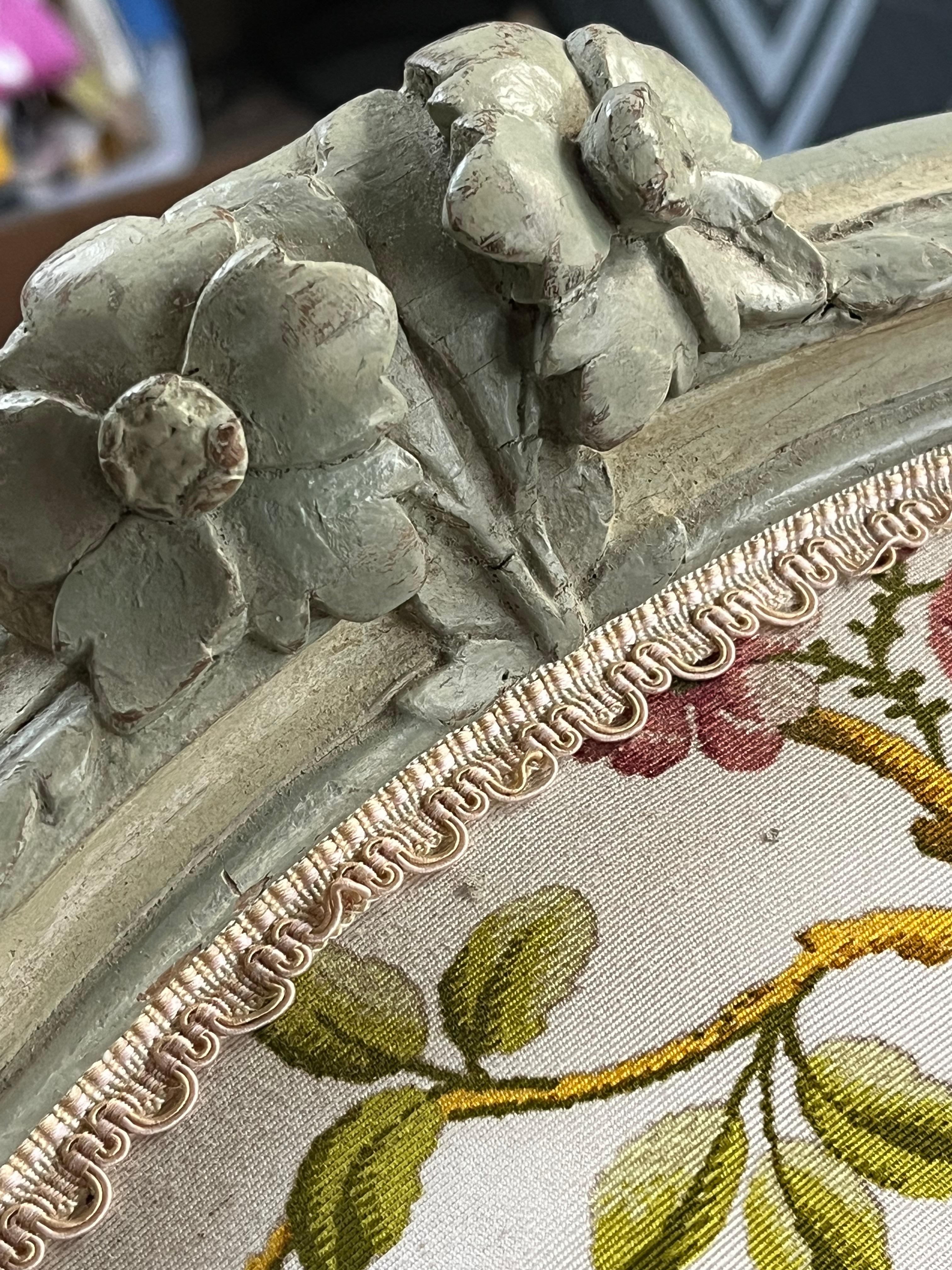 18. Jahrhundert Louis XV Bergère, Pierre Frey Stoff im Angebot 1