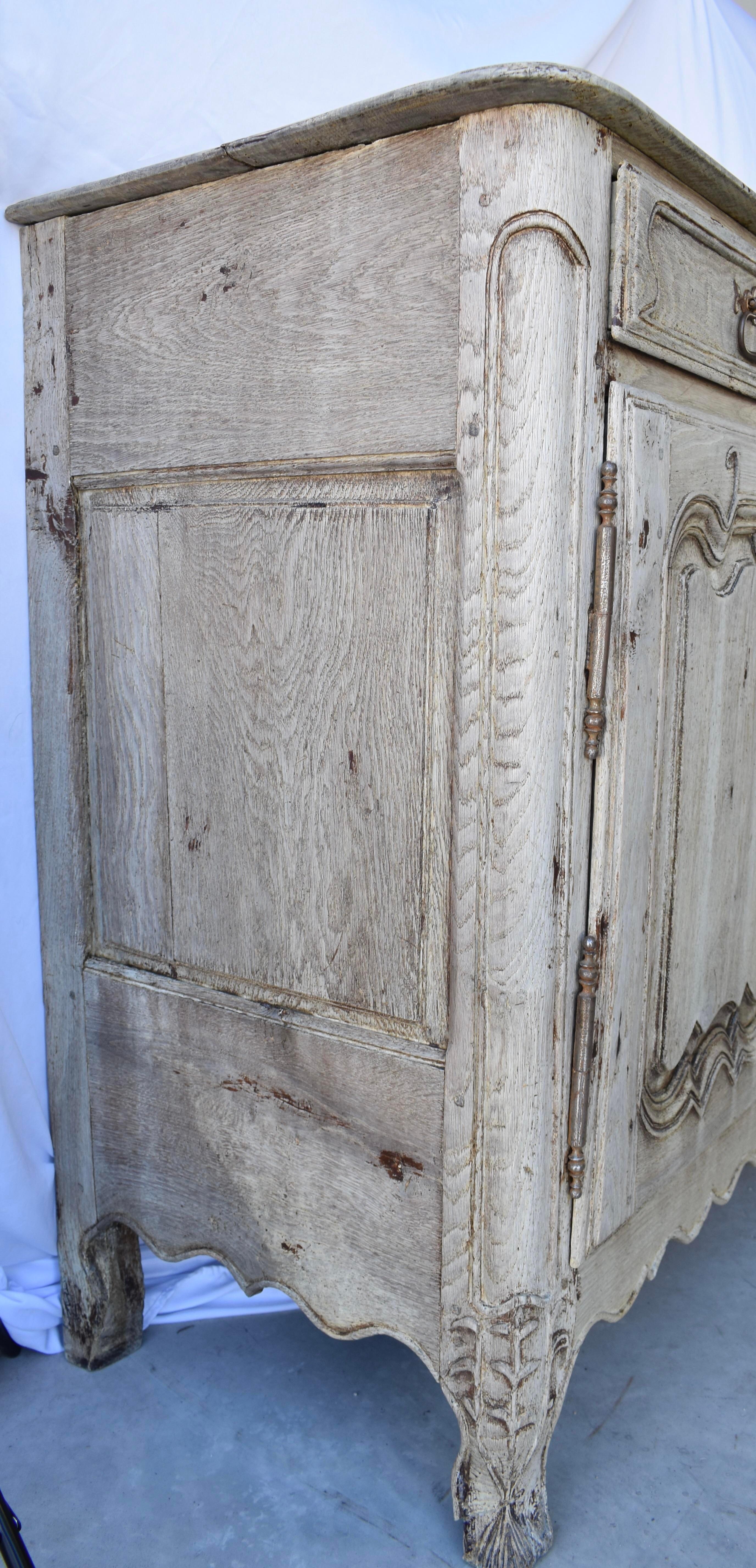 18th Century Louis XV Bleached Oak Buffet/Enfilade In Good Condition For Sale In Carmine, TX