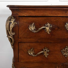 Commode Louis XV Bordelaise en noyer du 18ème siècle