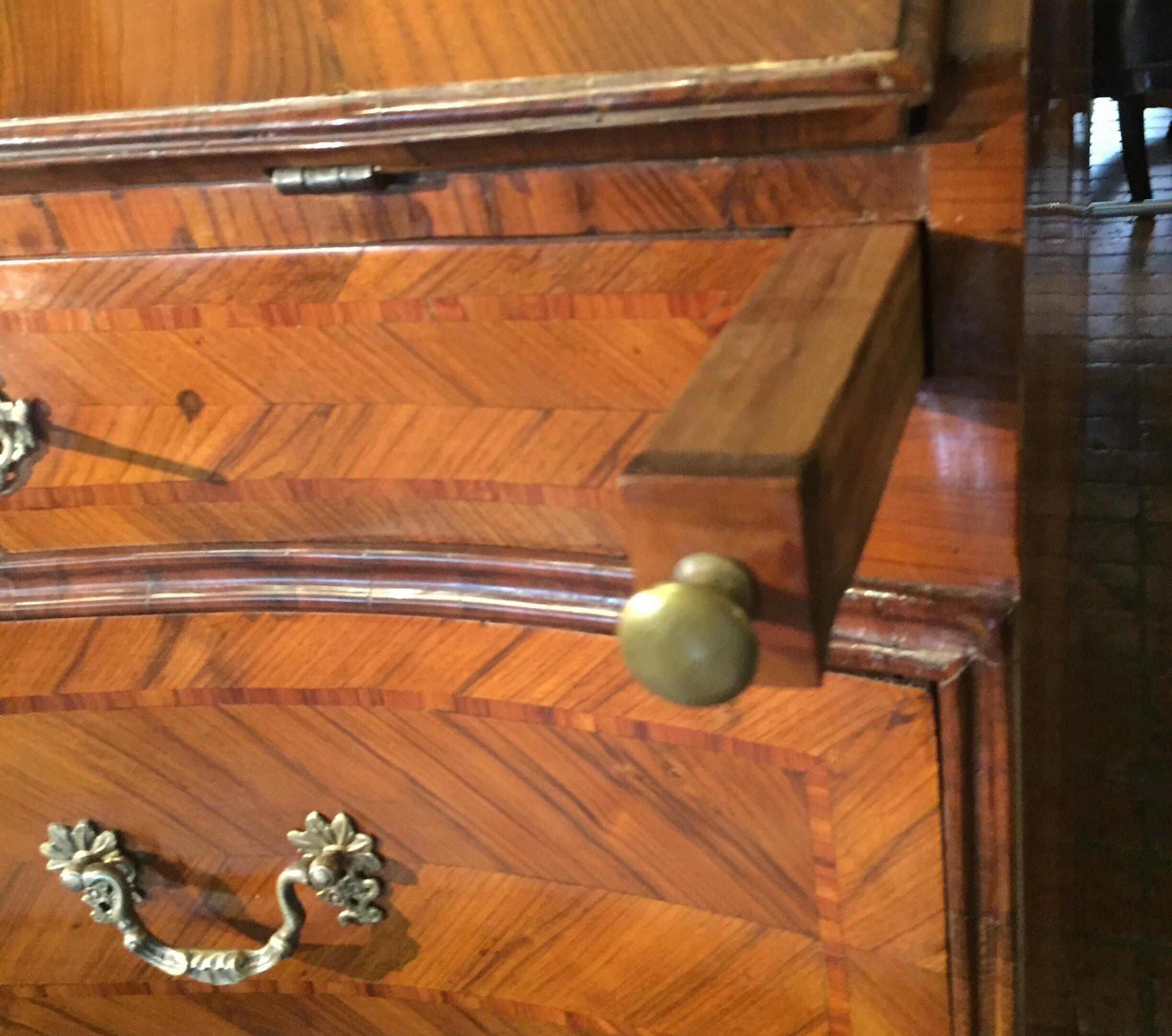 18th Century Louis XV Bureau Italian Genoese Walnut Marquetry Drop-Front Desk For Sale 10