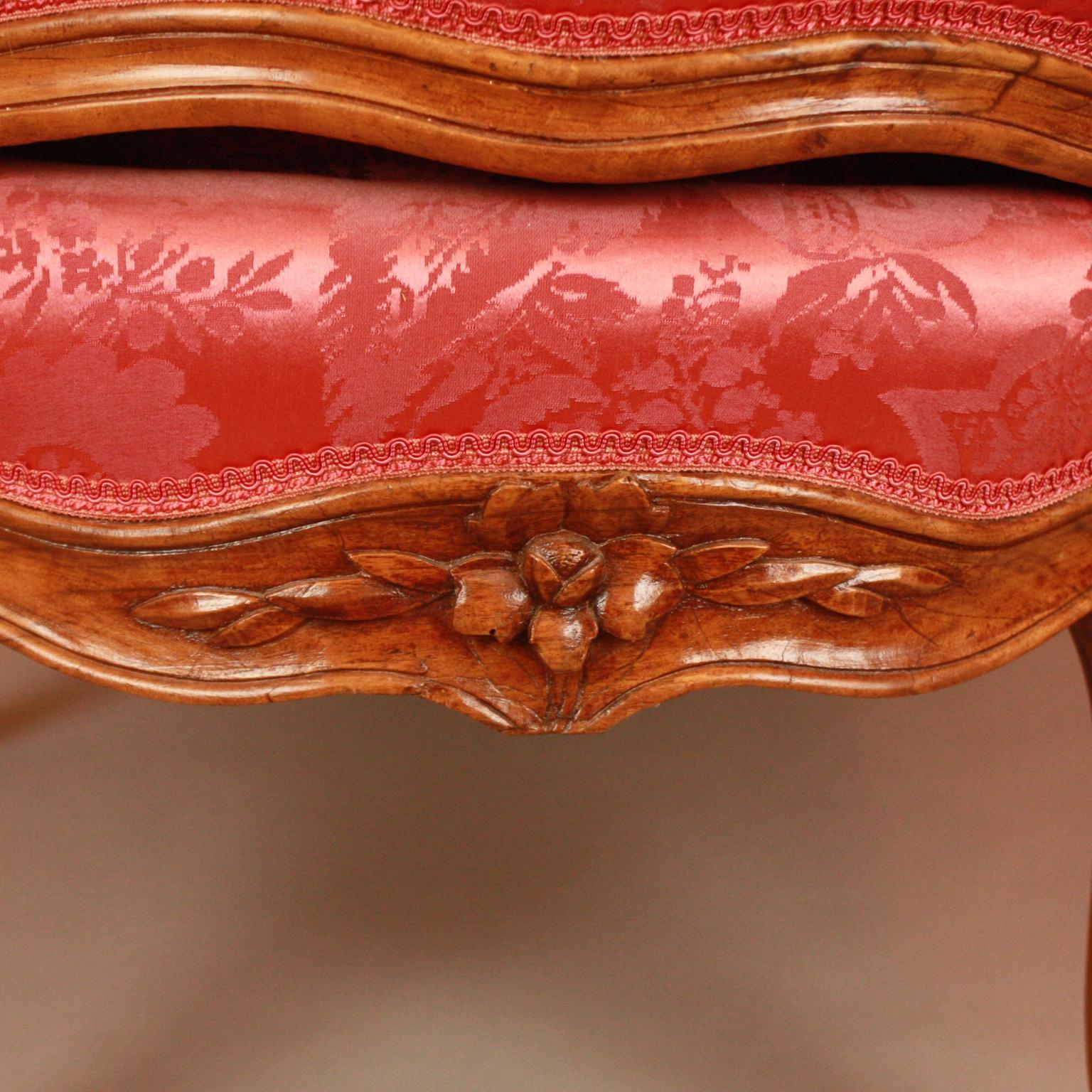18th Century French Louis XV Carved Walnut Red Silk Settee 'Canape en Corbeille' 8