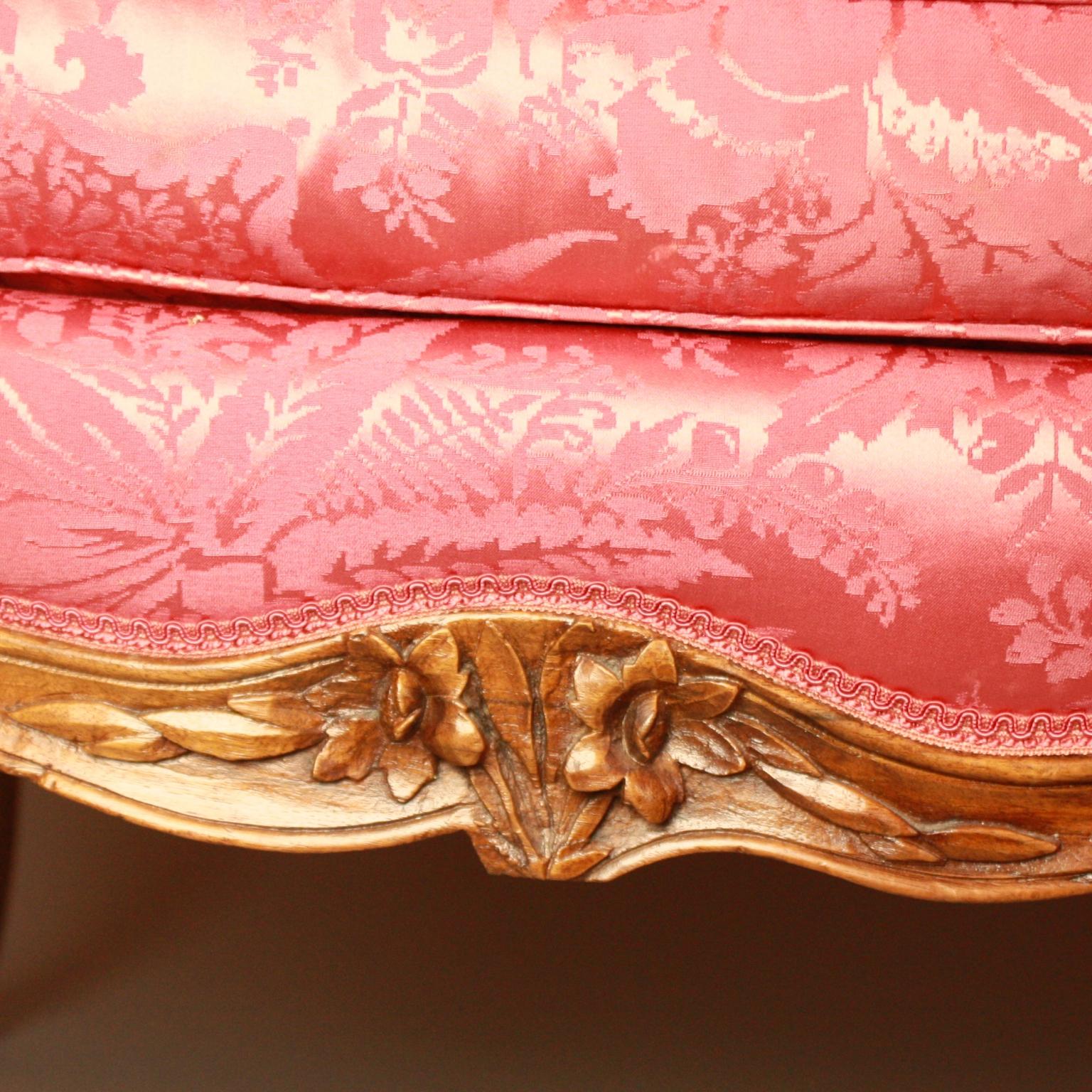 18th Century French Louis XV Carved Walnut Red Silk Settee 'Canape en Corbeille' 1