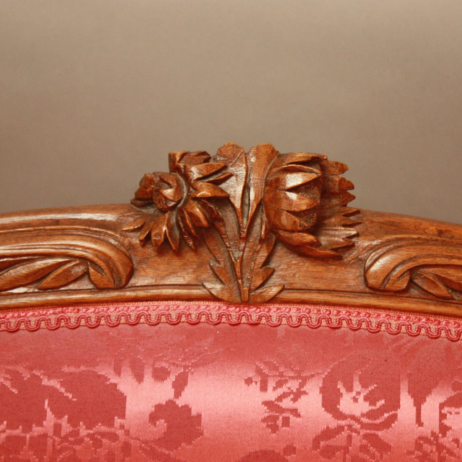 18th Century French Louis XV Carved Walnut Red Silk Settee 'Canape en Corbeille' 4