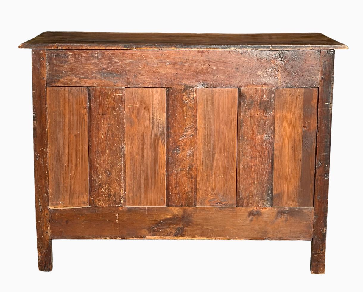 18th Century - Louis XV Chest Of Drawers In Walnut For Sale 6