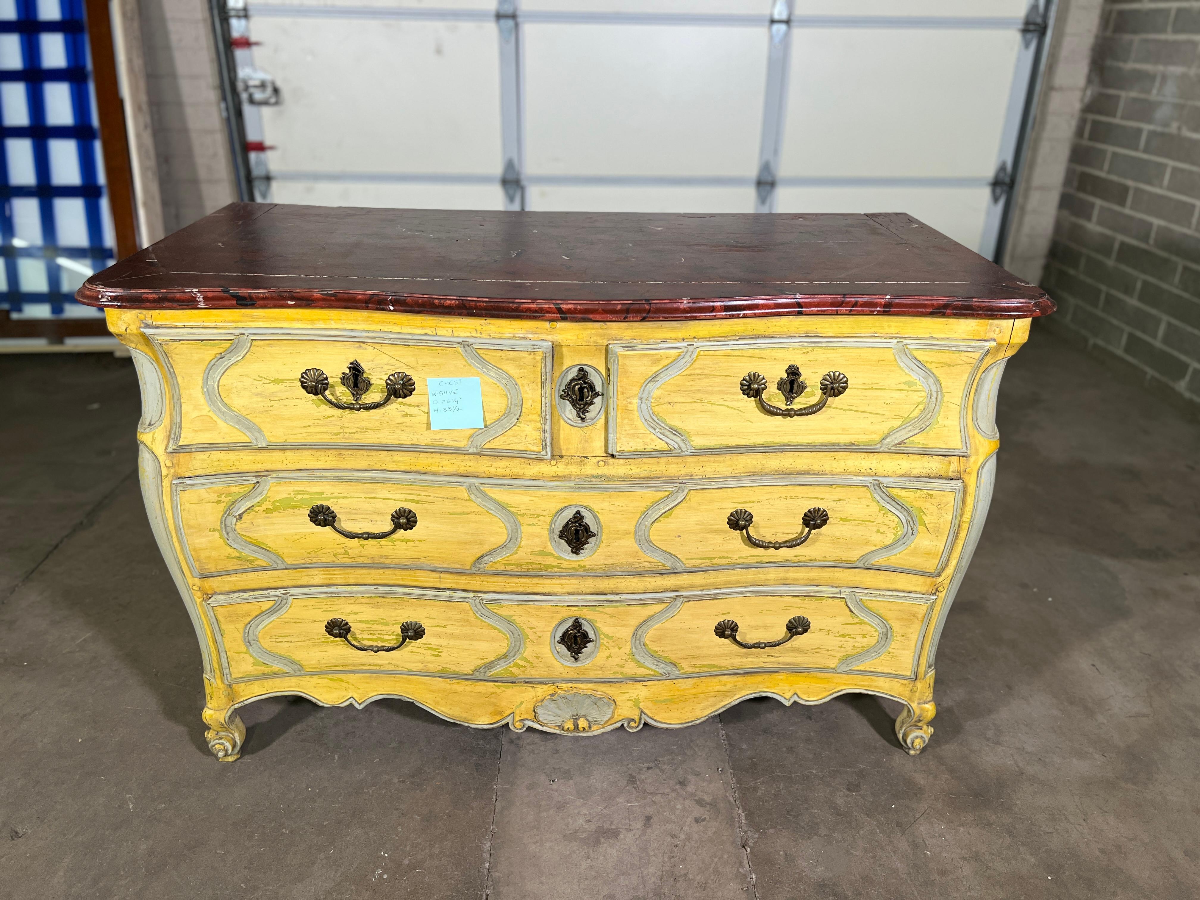 18th Century Louis XV Chest with Snail feet In Good Condition For Sale In Scottsdale, AZ