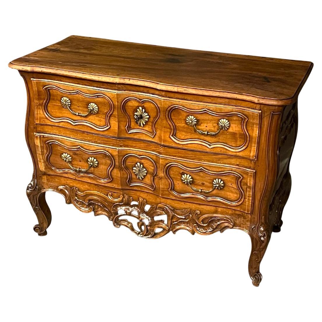 18th Century Louis XV Commode Provençale en venta