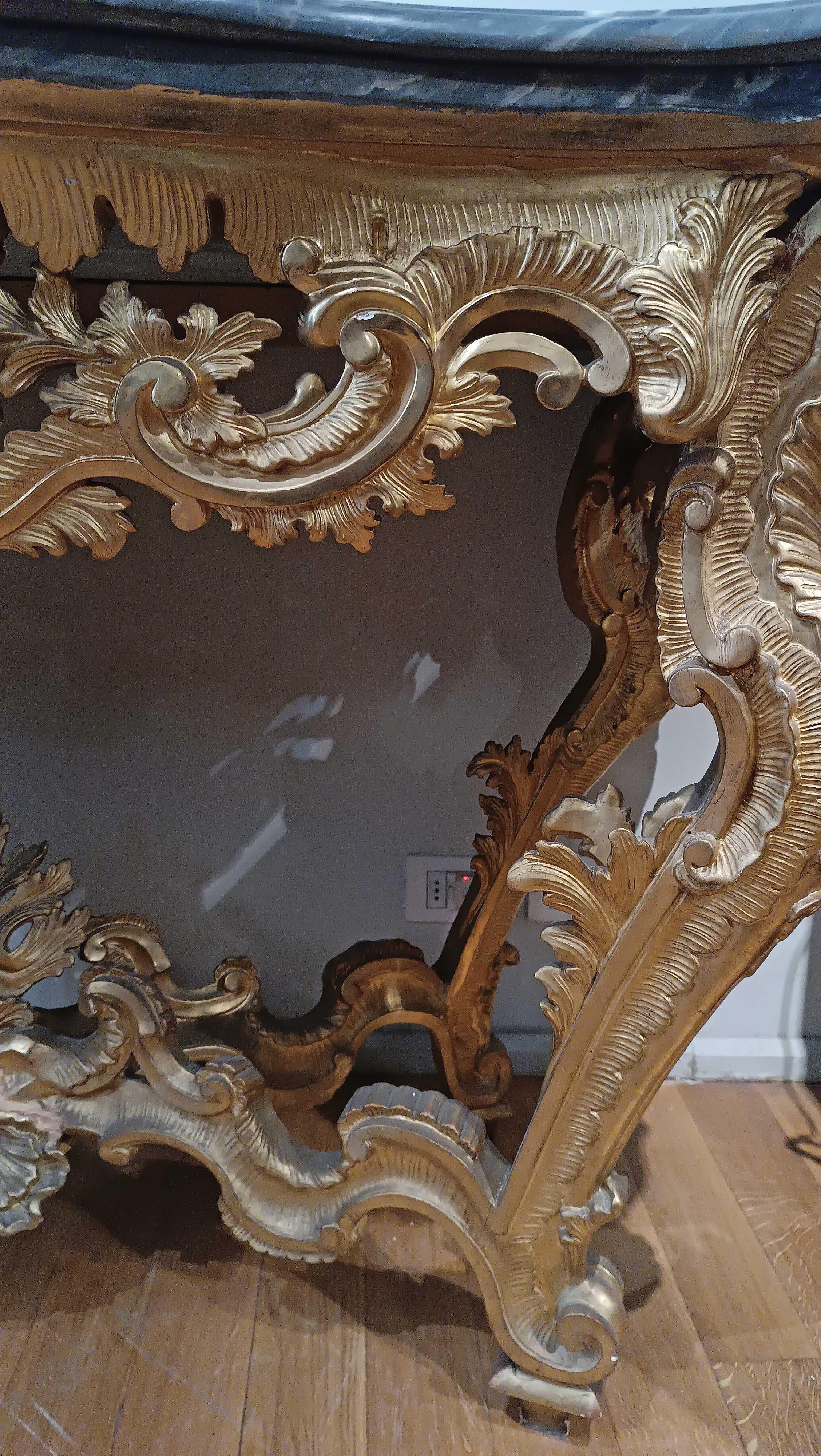 lOUIS XV KONSOLLE DES 18. JAHRHUNDERTS AUS GOLDEM HOLZ UND BARDIGLIO-MARBEL im Angebot 7