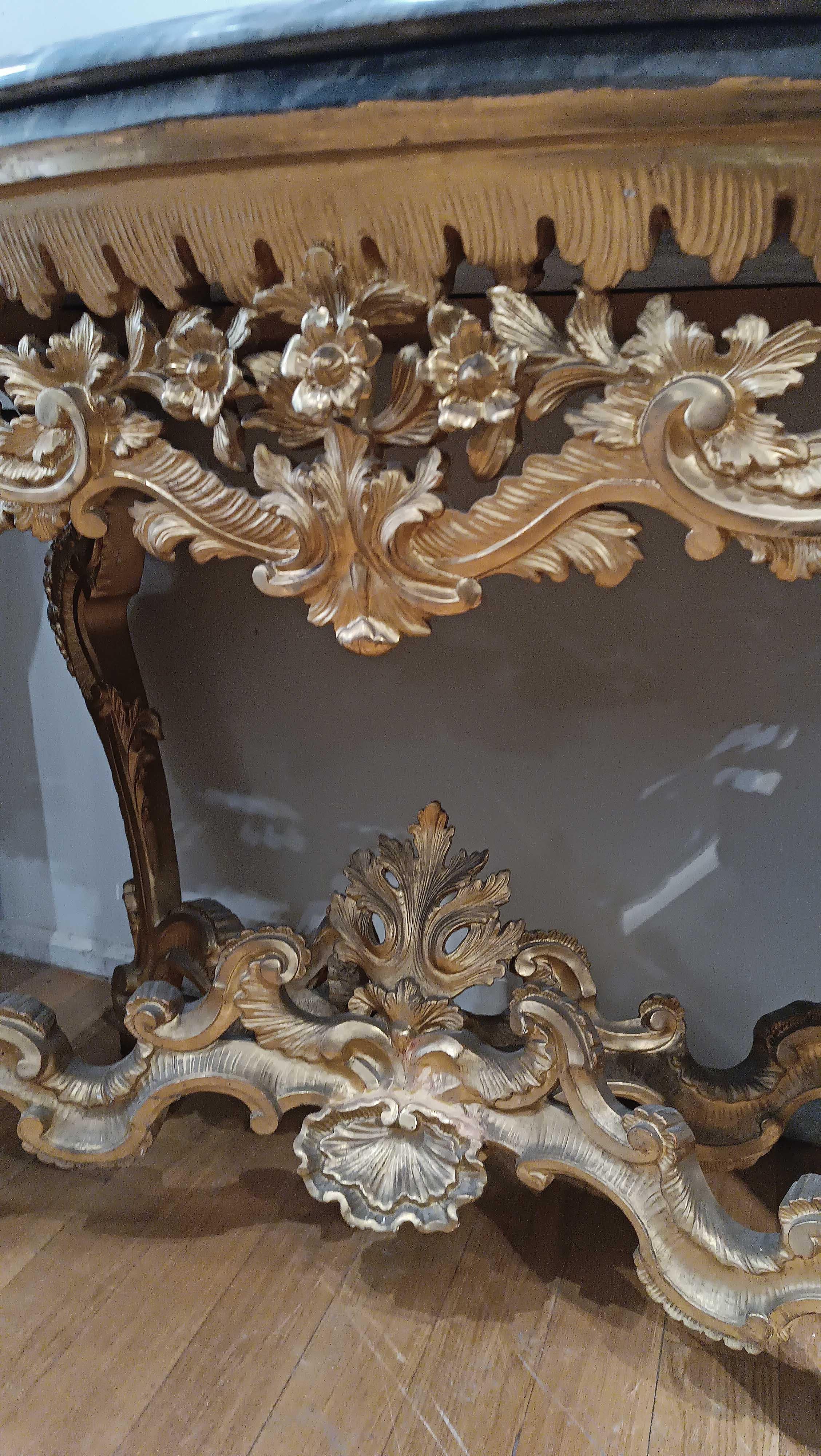 lOUIS XV KONSOLLE DES 18. JAHRHUNDERTS AUS GOLDEM HOLZ UND BARDIGLIO-MARBEL (Marmor) im Angebot