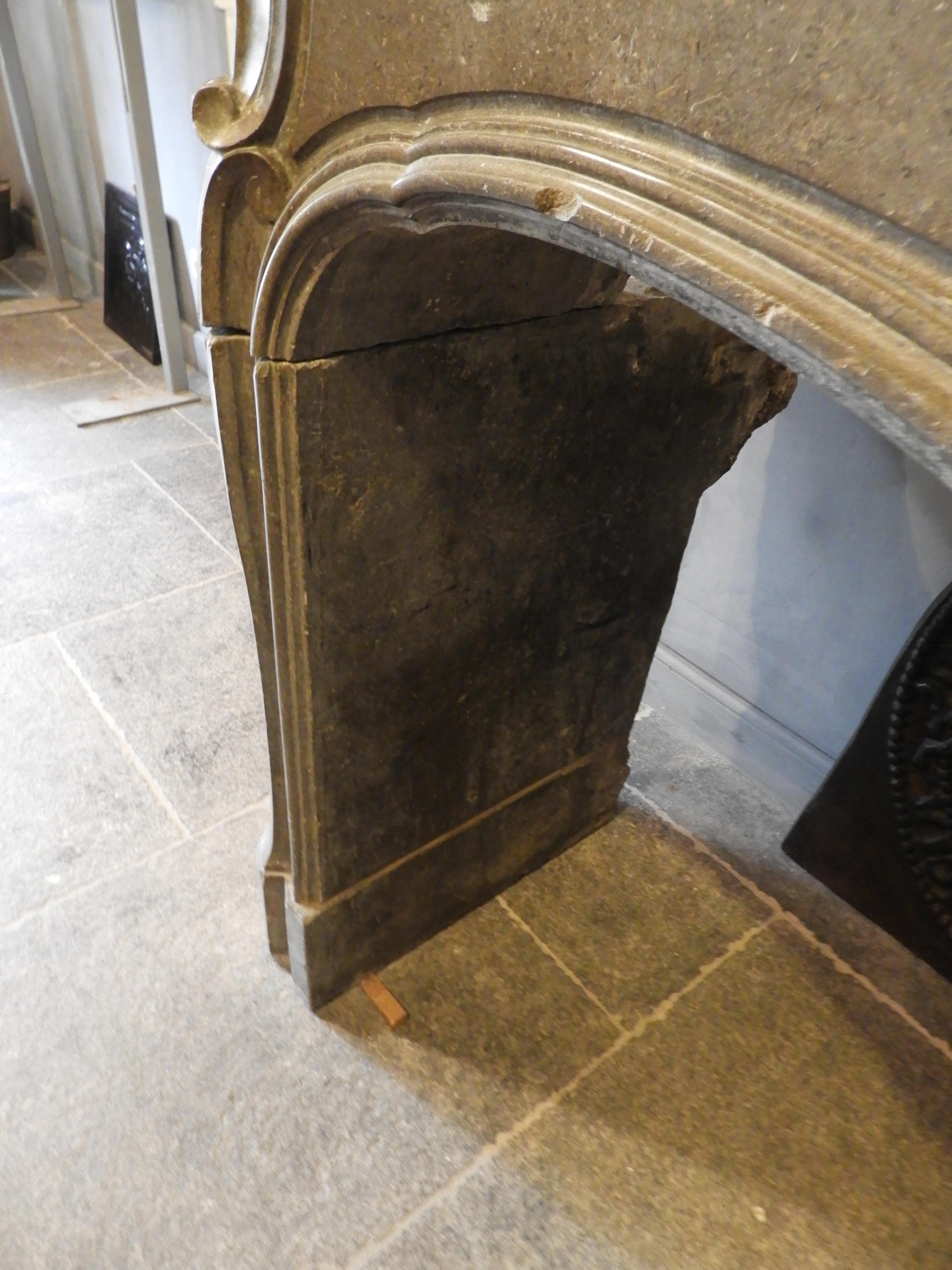 18th Century Louis XV Fireplace in Grey Limestone 3