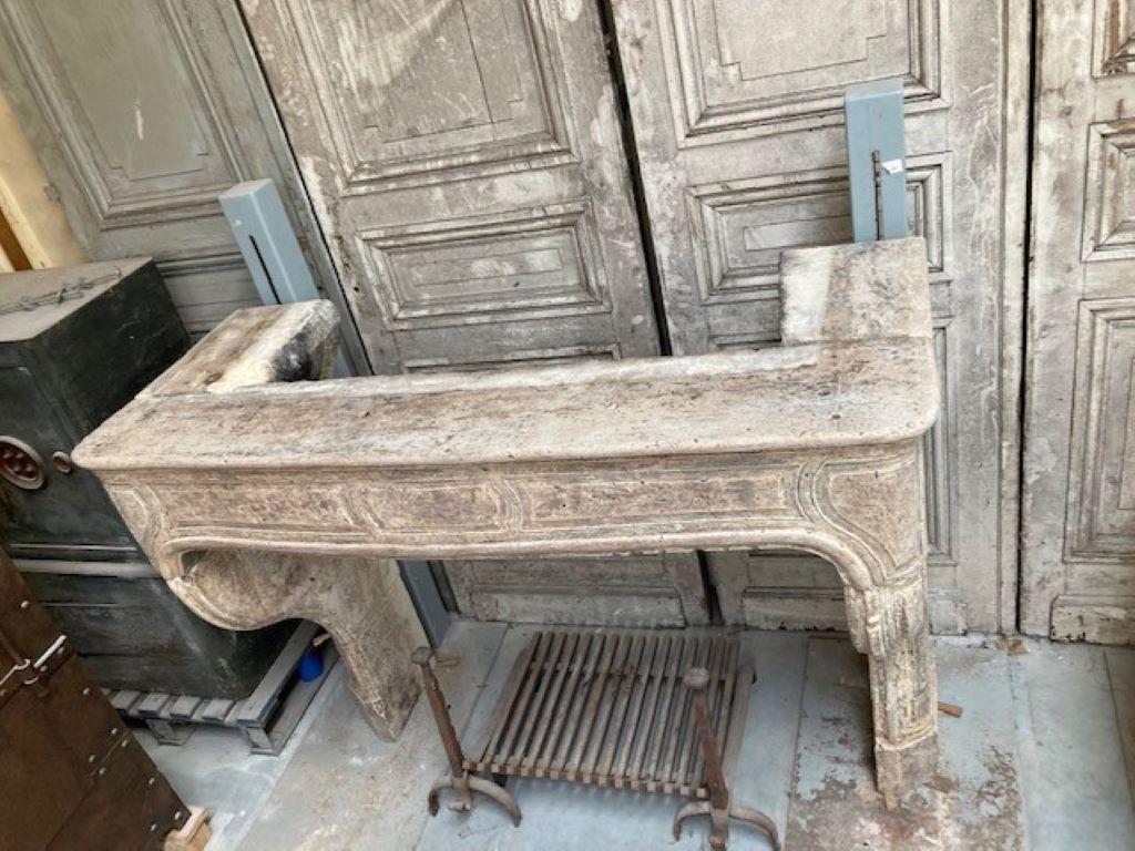 18th Century Louis XV Fireplace Mantel in French Limestone For Sale 1