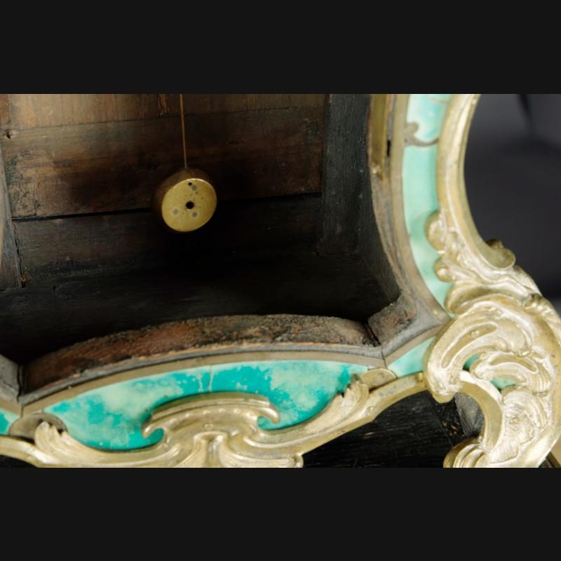 18th Century Louis XV French Bronze-Gilt Clock on Console 3