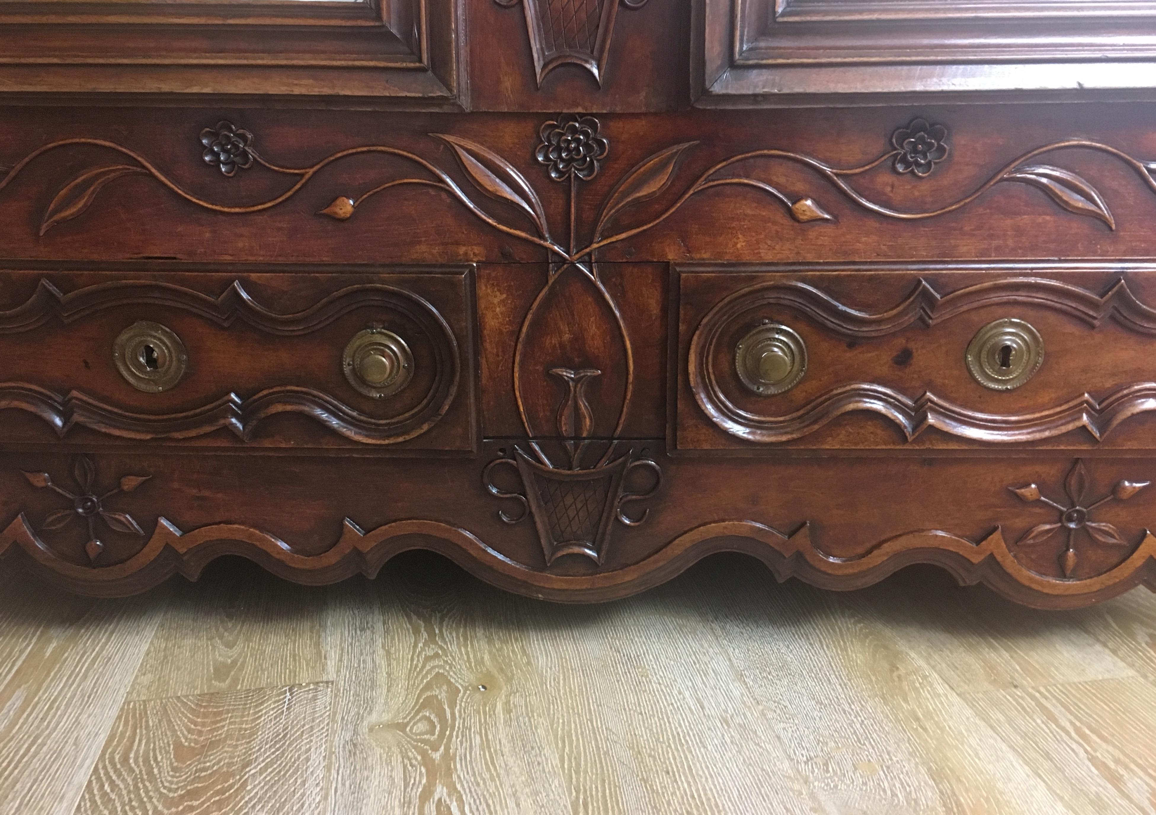 18th Century Louis XV French Carved Walnut Armoire or Wardrobe, Large and Rare In Good Condition For Sale In Miami, FL