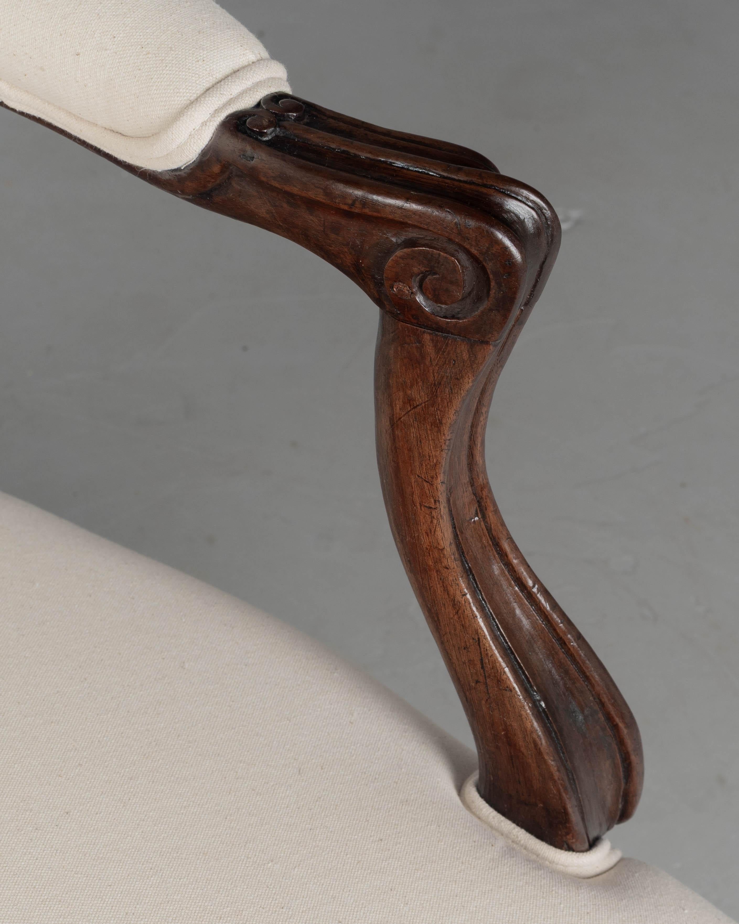Poltrona Fauteuil francese del XVIII secolo Luigi XV in vendita 6