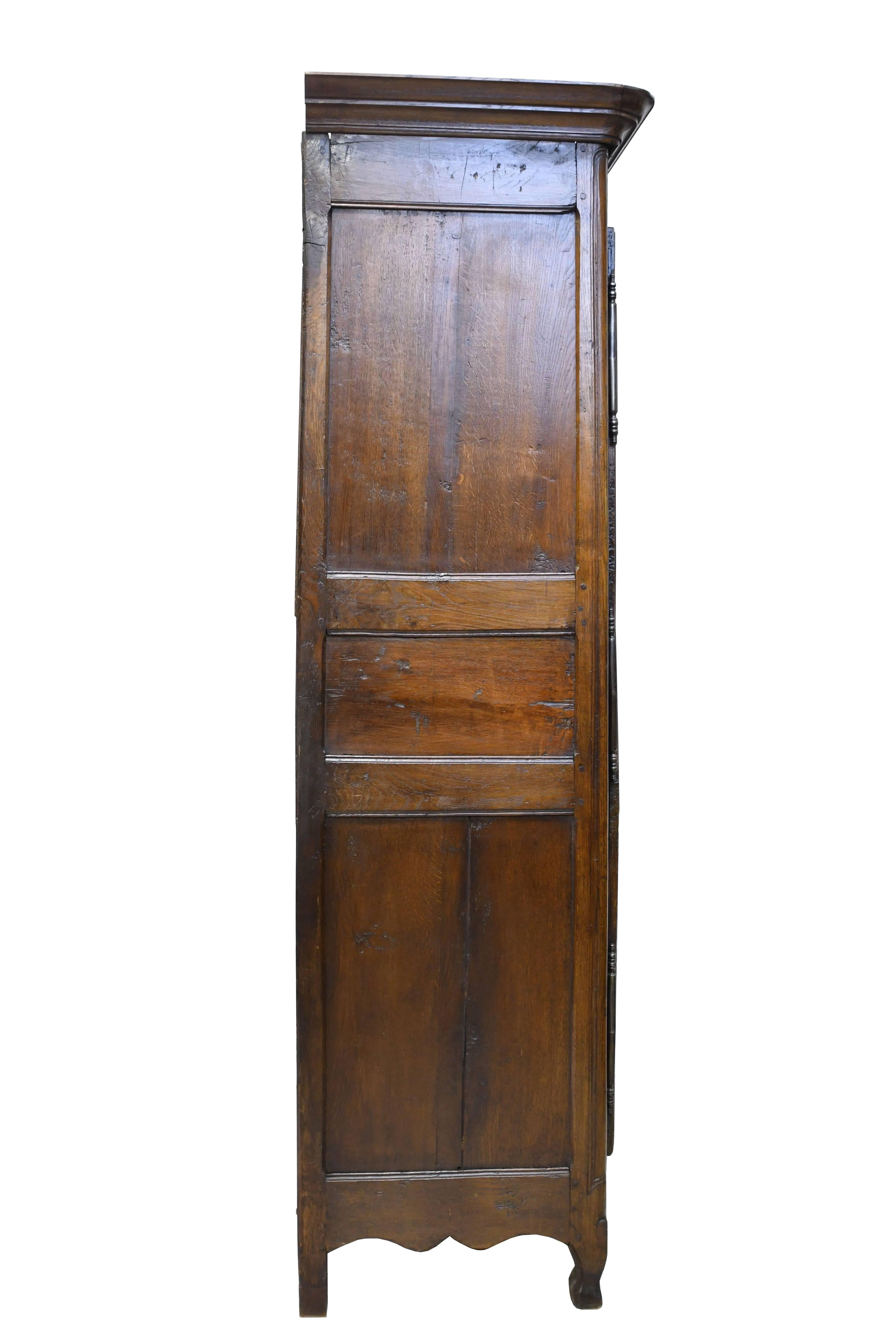18th Century Louis XV French Provincial Carved Oak Armoire In Good Condition In Miami, FL