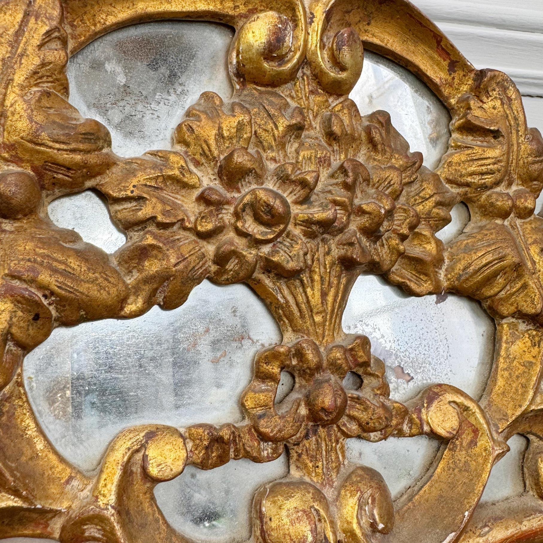 Specchio d'oro in legno dorato Luigi XV del XVIII secolo in vendita 1