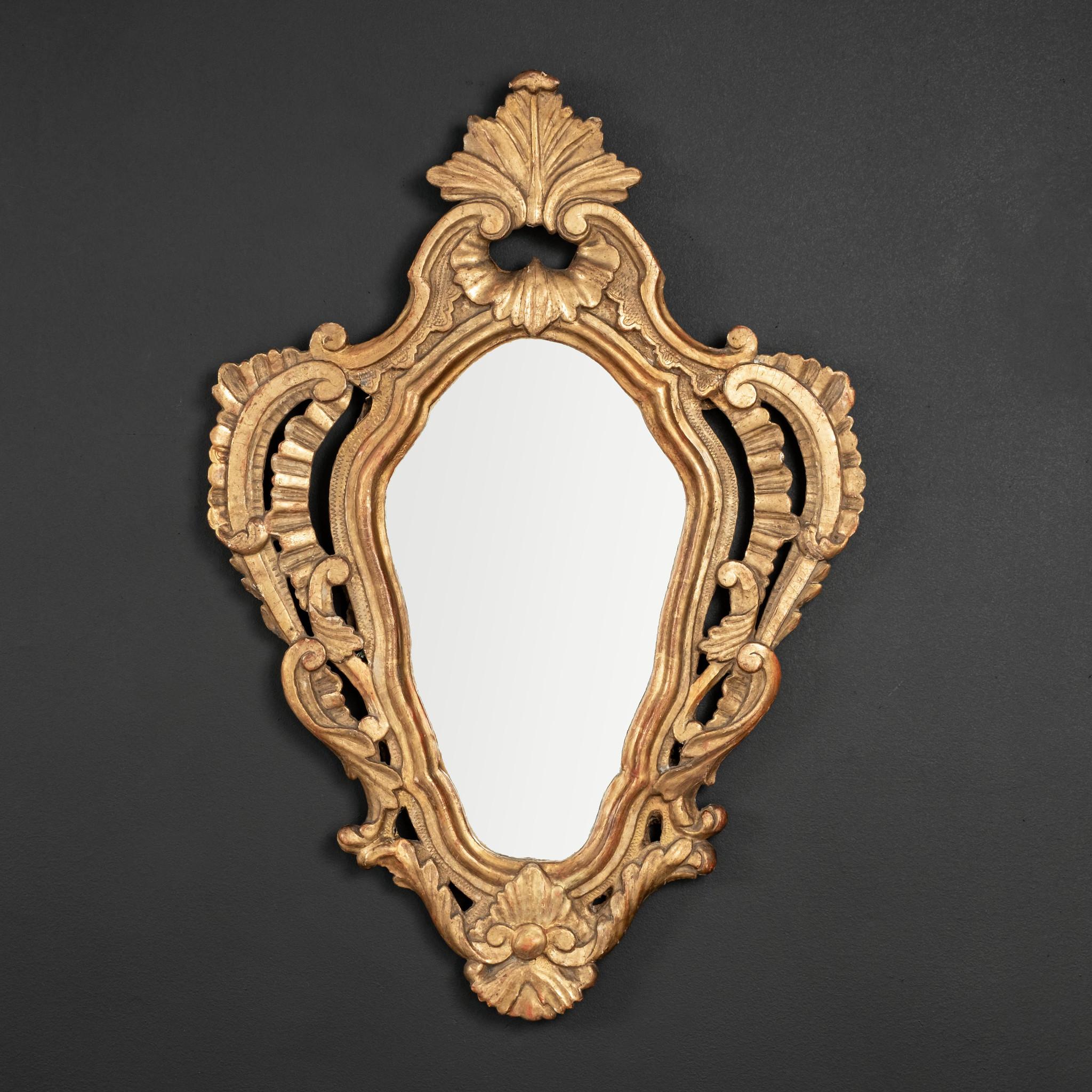 Louis XV Giltwood-Spiegel aus dem 18. im Angebot 2