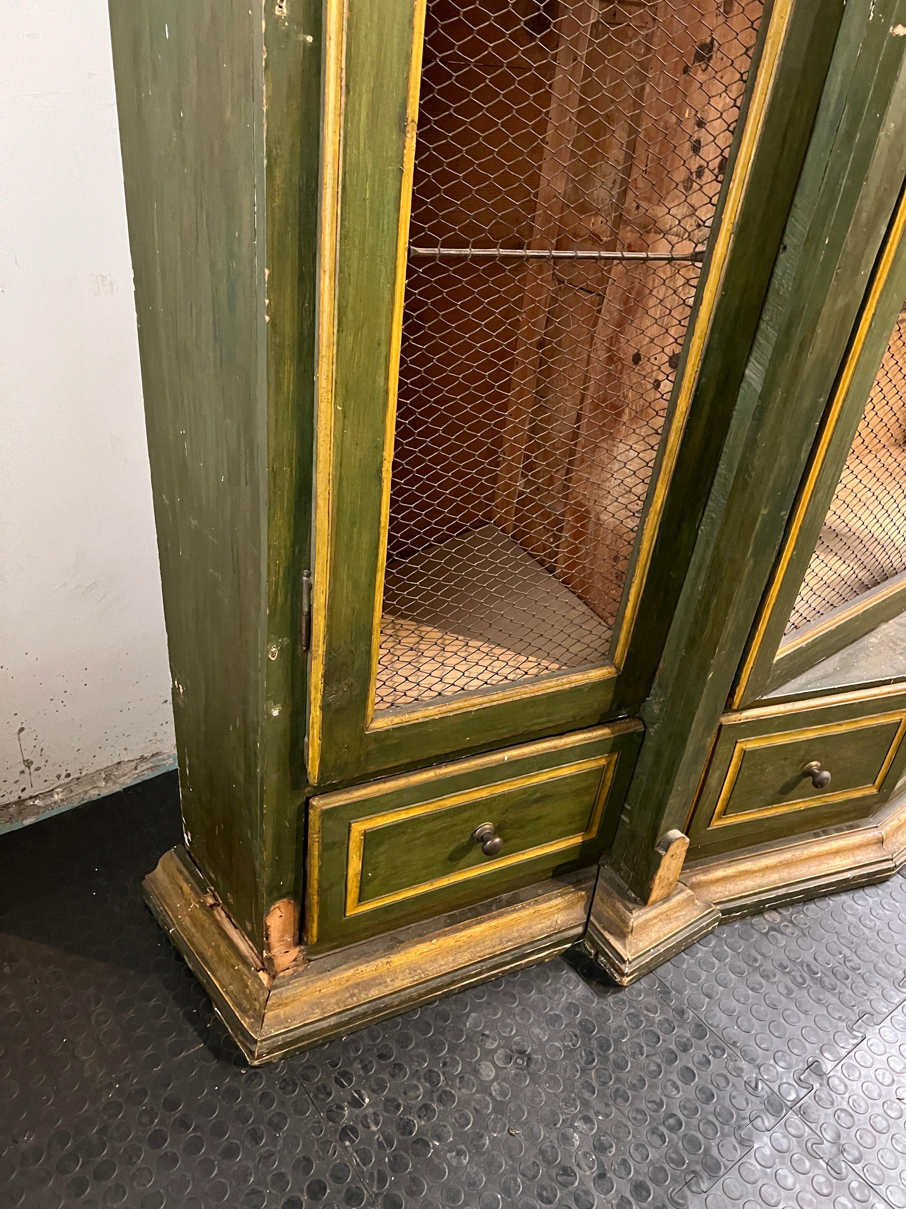18th Century Louis XV Gold Leaf and Lacquered Bookcase Italy 1700 For Sale 2