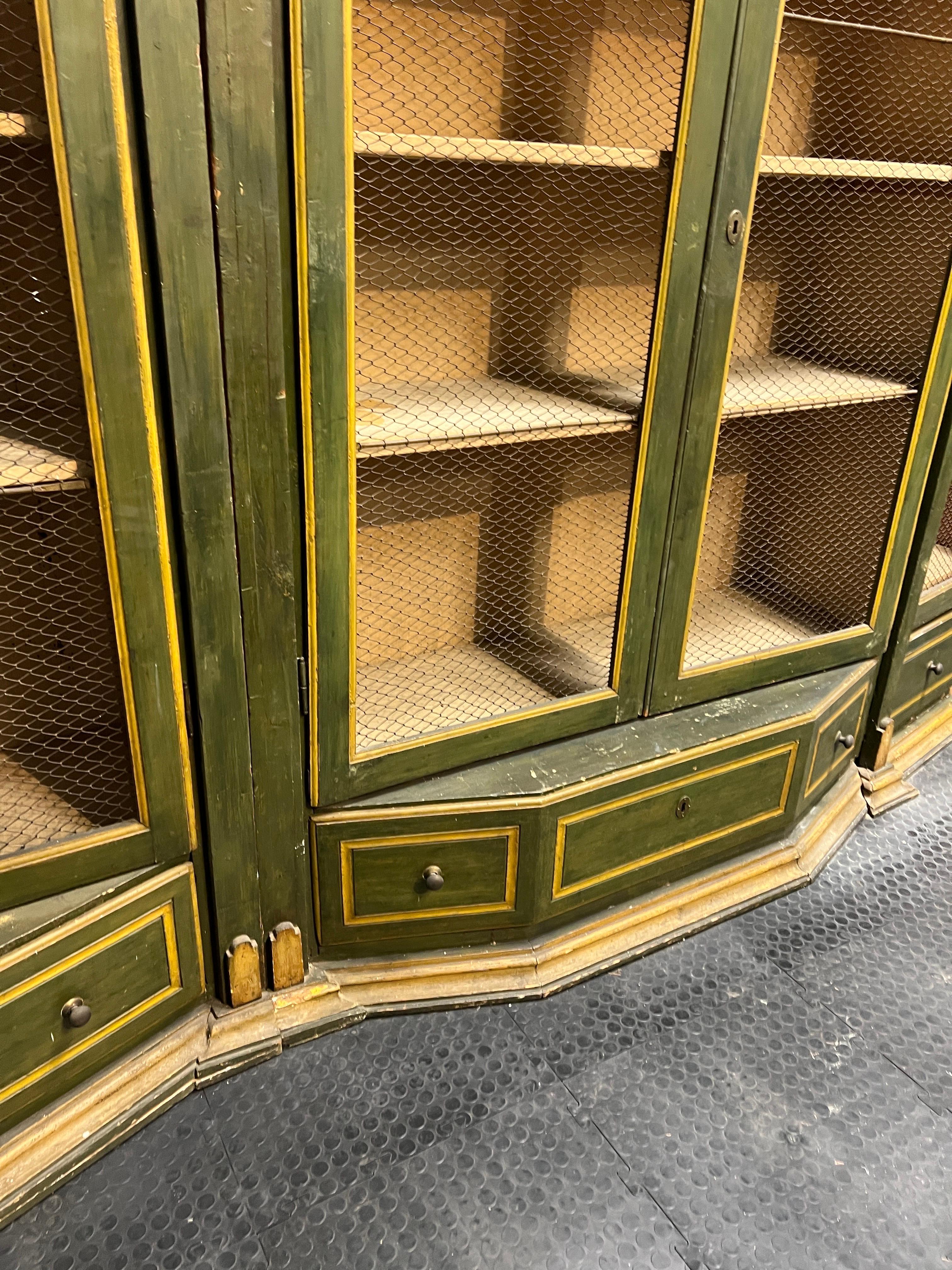 18th Century Louis XV Gold Leaf and Lacquered Bookcase Italy 1700 For Sale 3