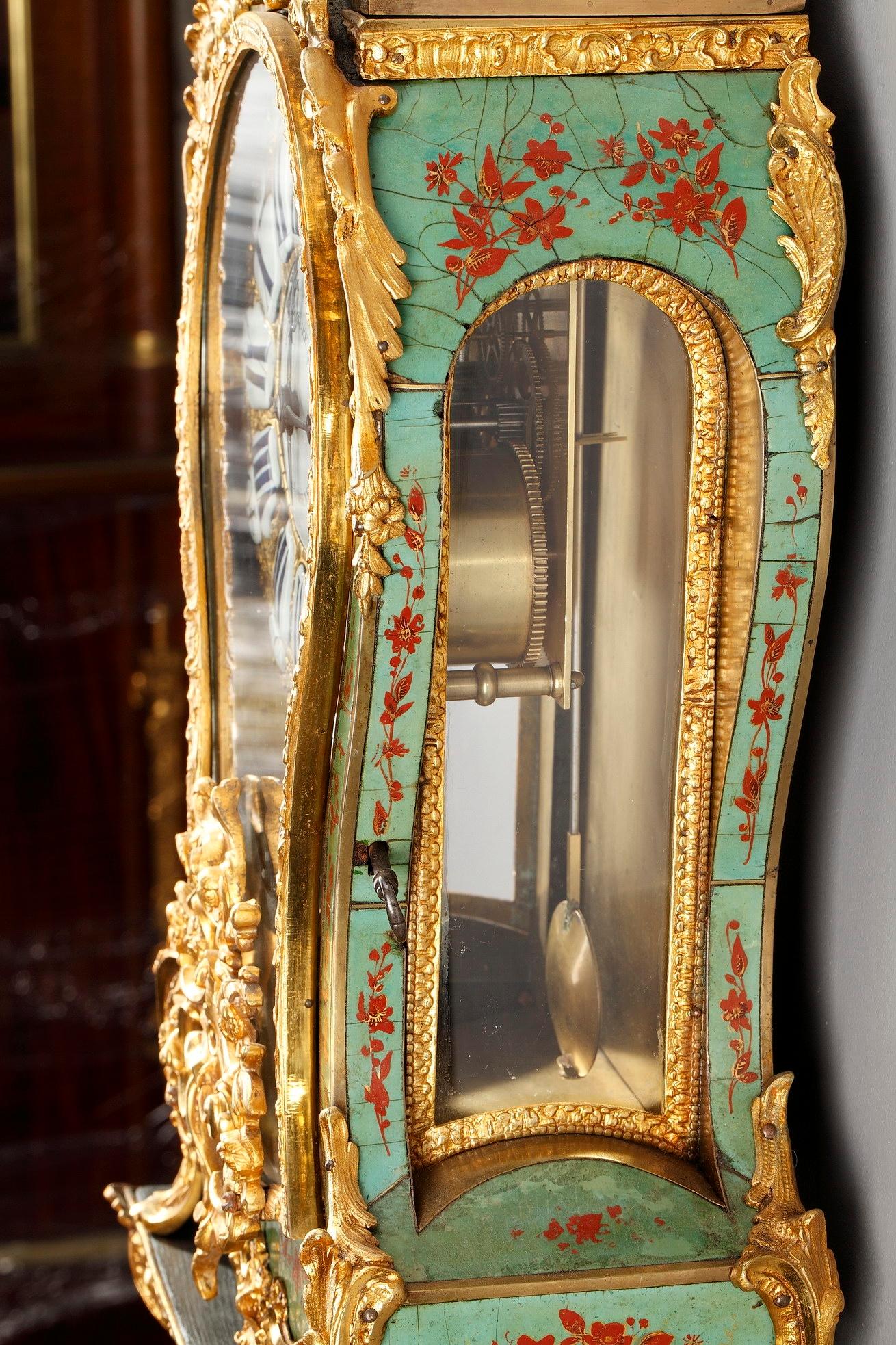 18th Century Louis XV Green Horn Cartel Clock 6