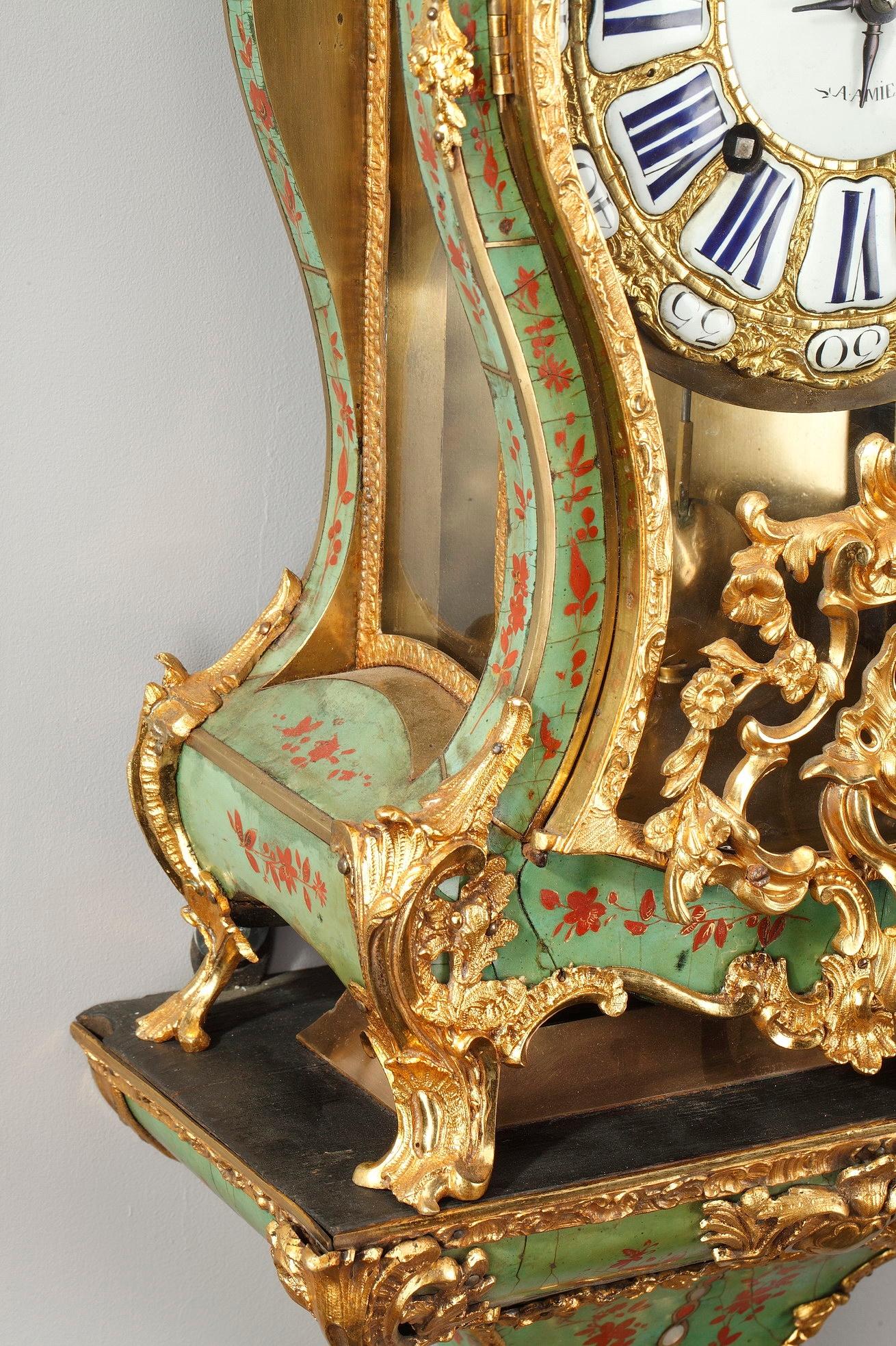 18th Century Louis XV Green Horn Cartel Clock 7
