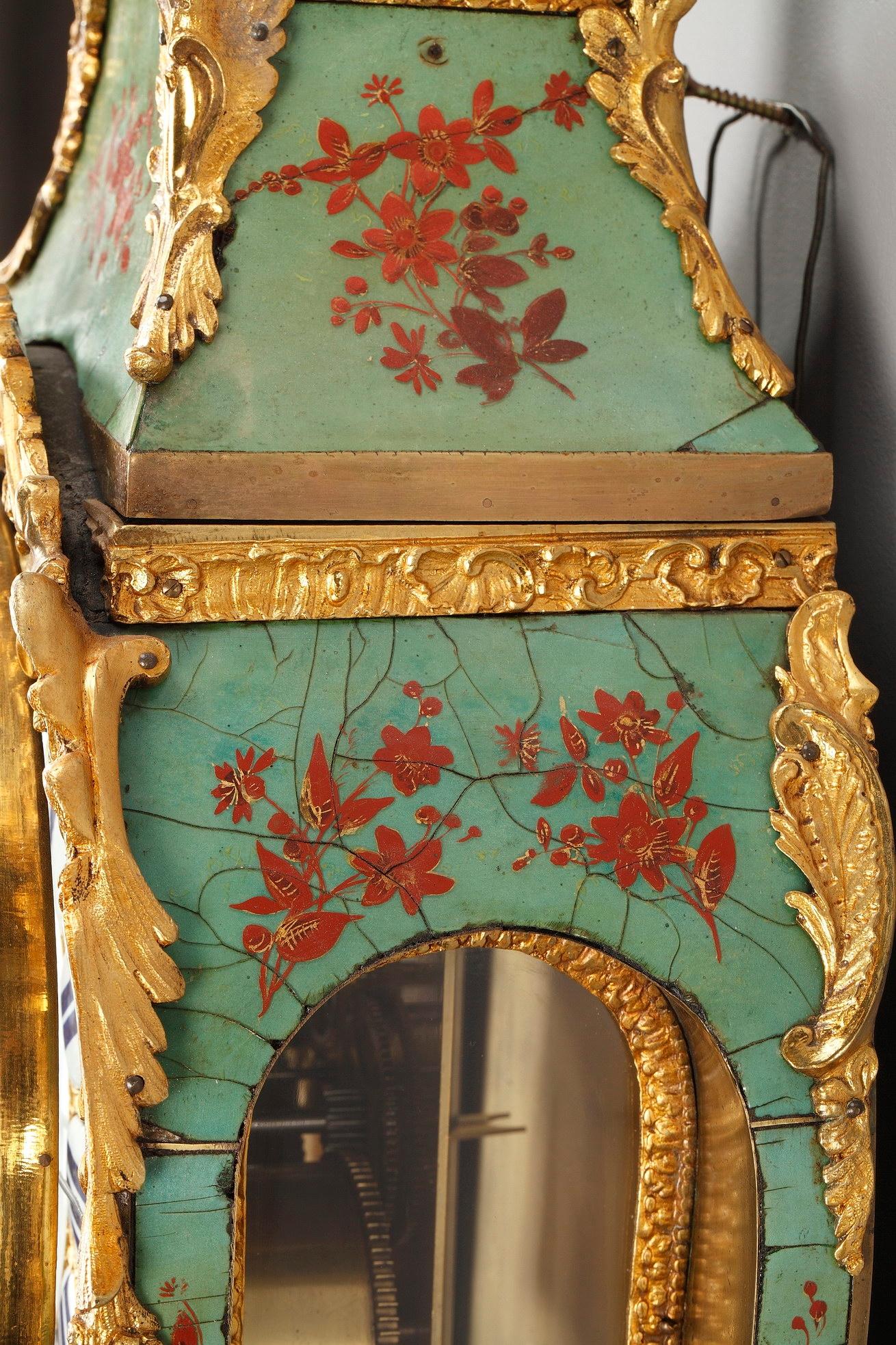 18th Century Louis XV Green Horn Cartel Clock 10