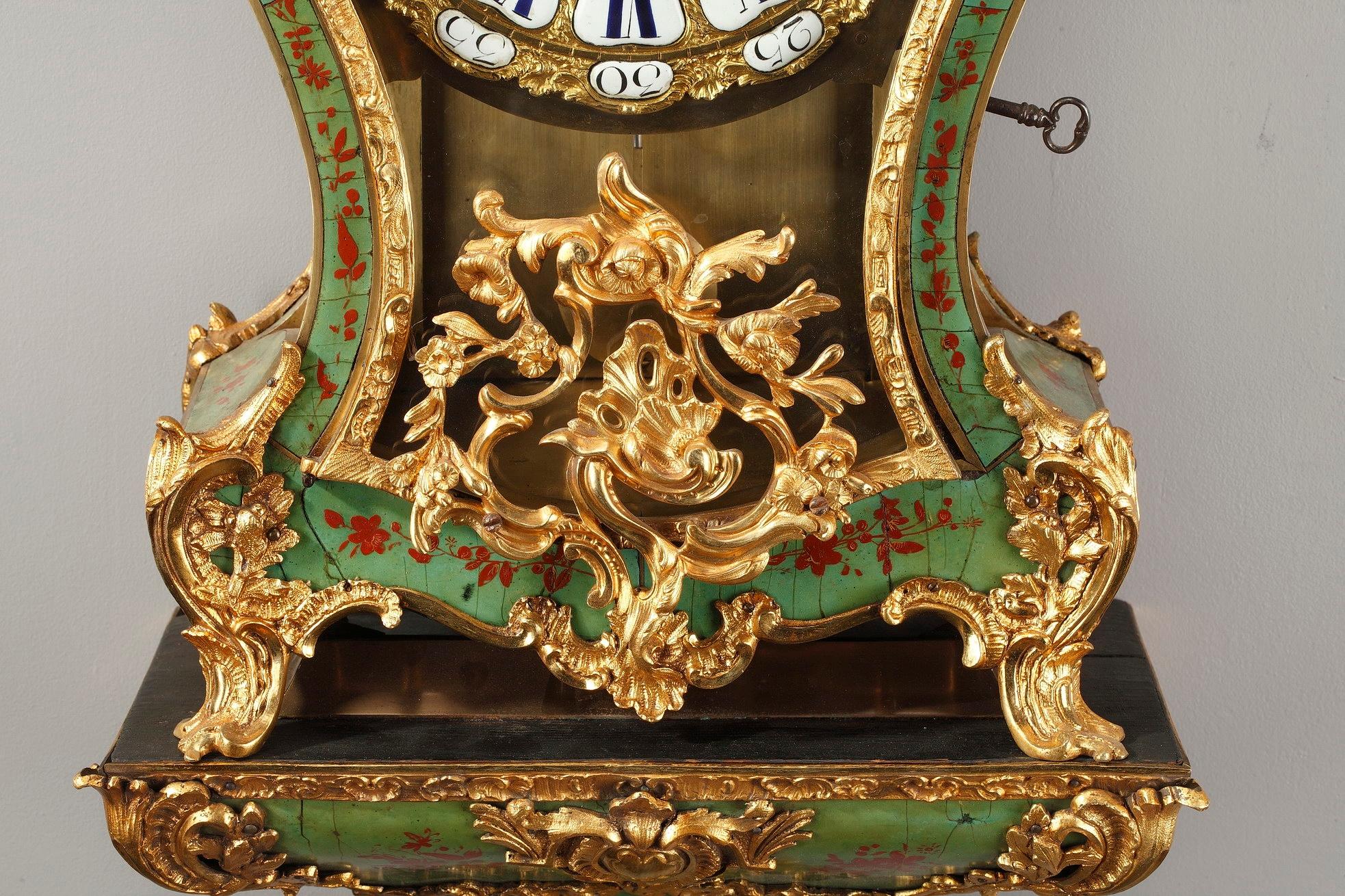 Bronze 18th Century Louis XV Green Horn Cartel Clock