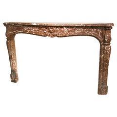 Mantello Luigi XV del XVIII secolo con marmo marrone Rouge Royale intagliato a mano