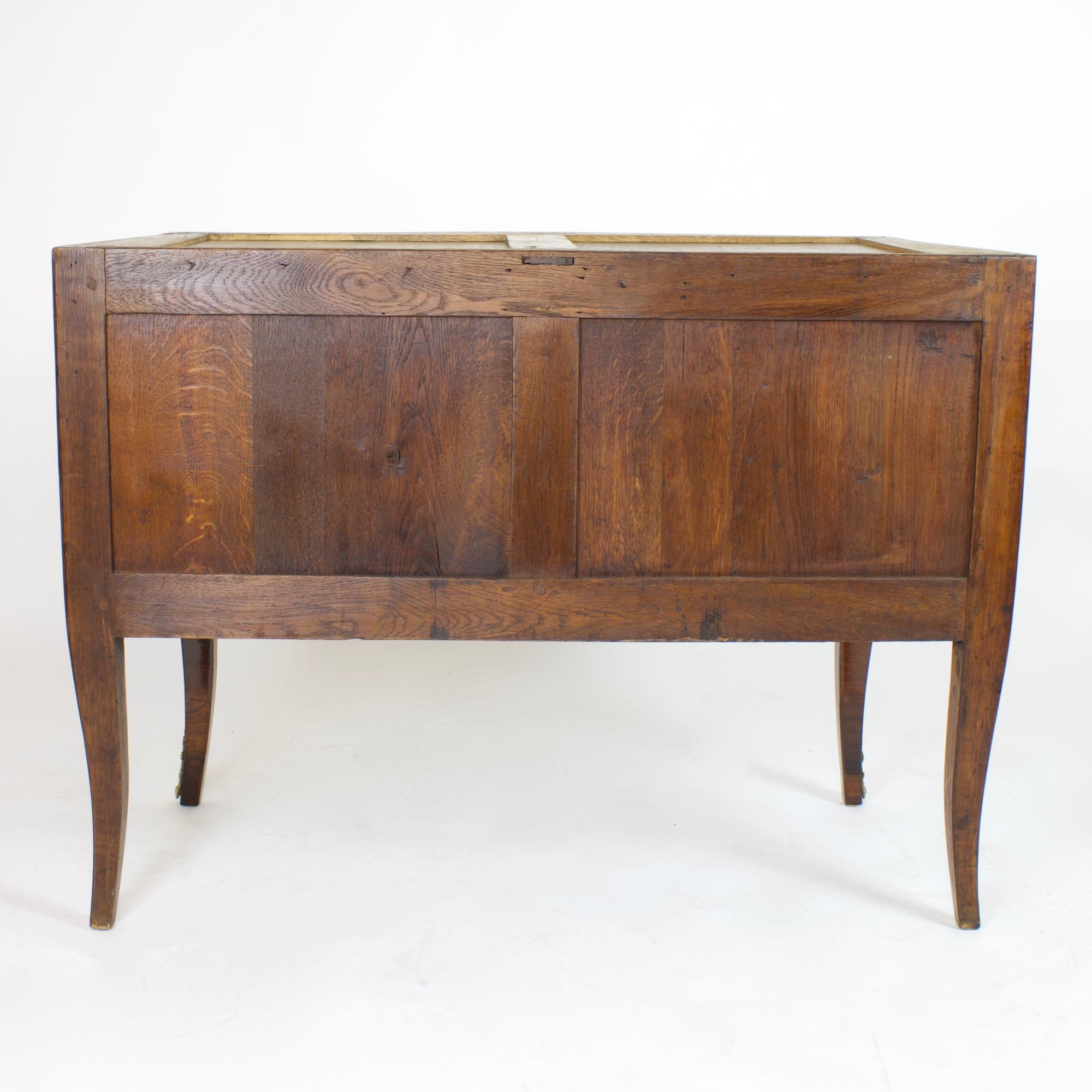 Commode o Sauteuse intarsiata Luigi XV del XVIII secolo, timbrata 