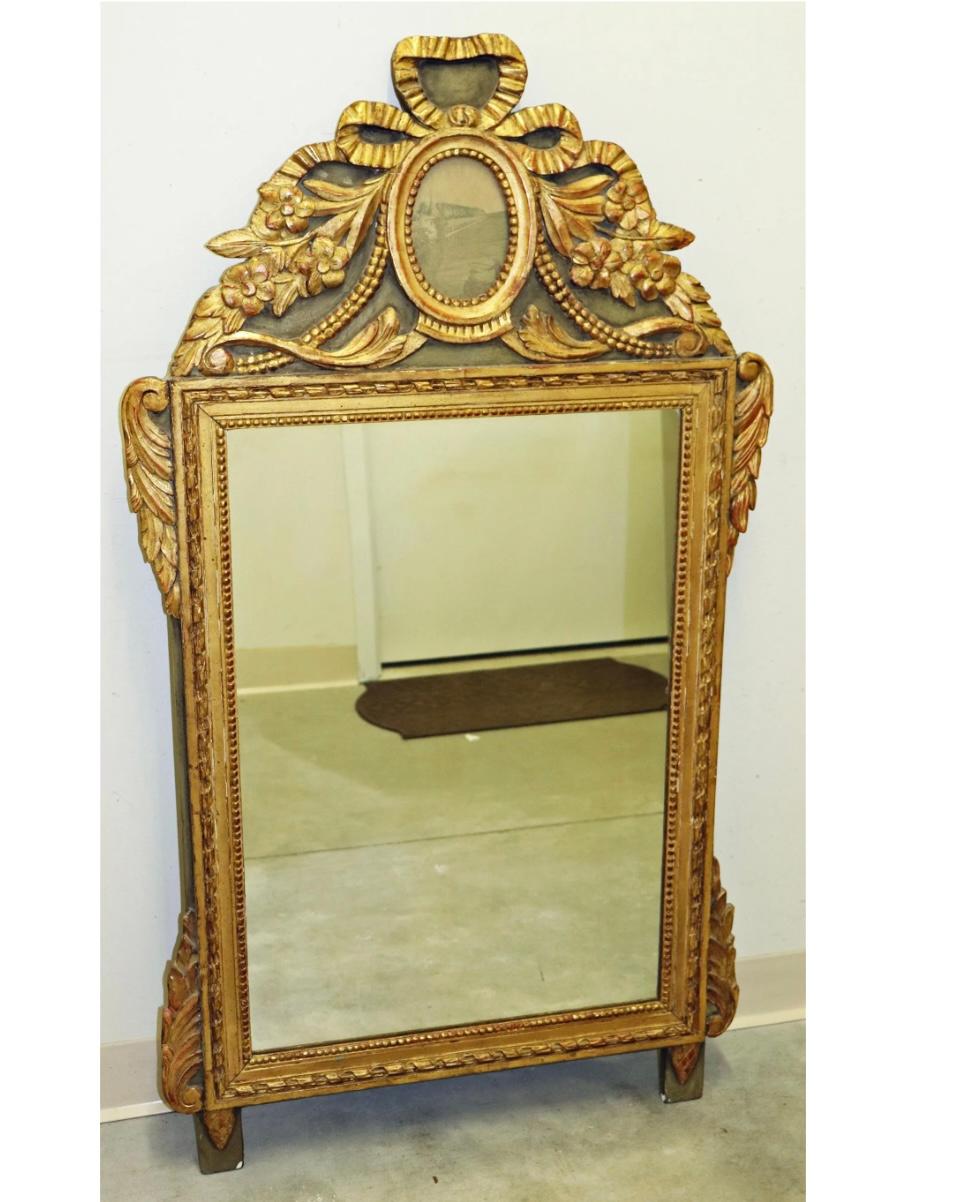French 18th Century Louis XV Mirror with Oval Etching For Sale