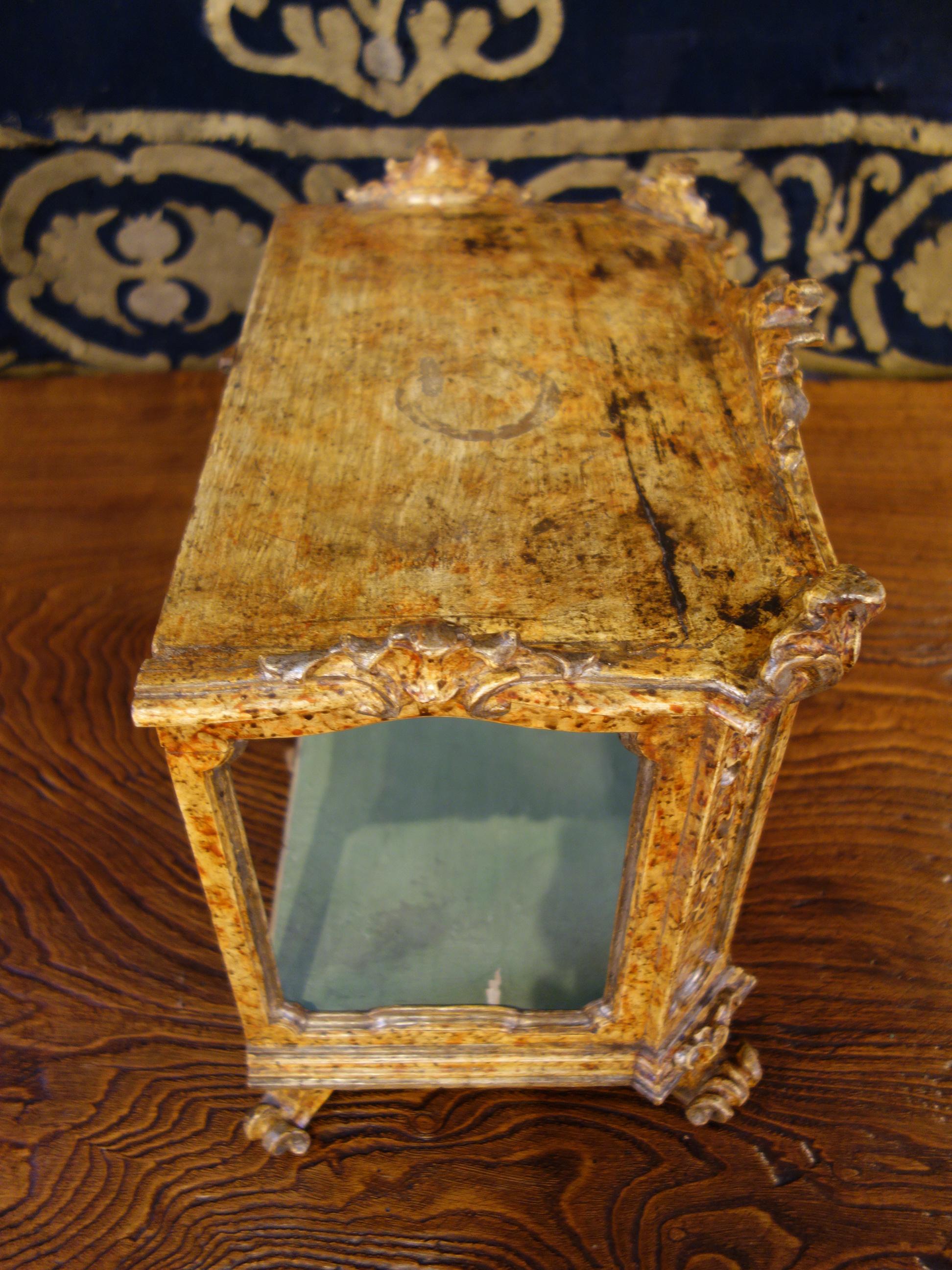18th Century Louis XV Painted Silver Leaf Display Case Tabernacolo, circa 1770 For Sale 3