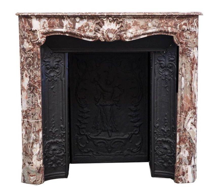 18th Century Louis XV Parisian Marble Fireplace Mantelpiece and Interior In Excellent Condition For Sale In London, GB
