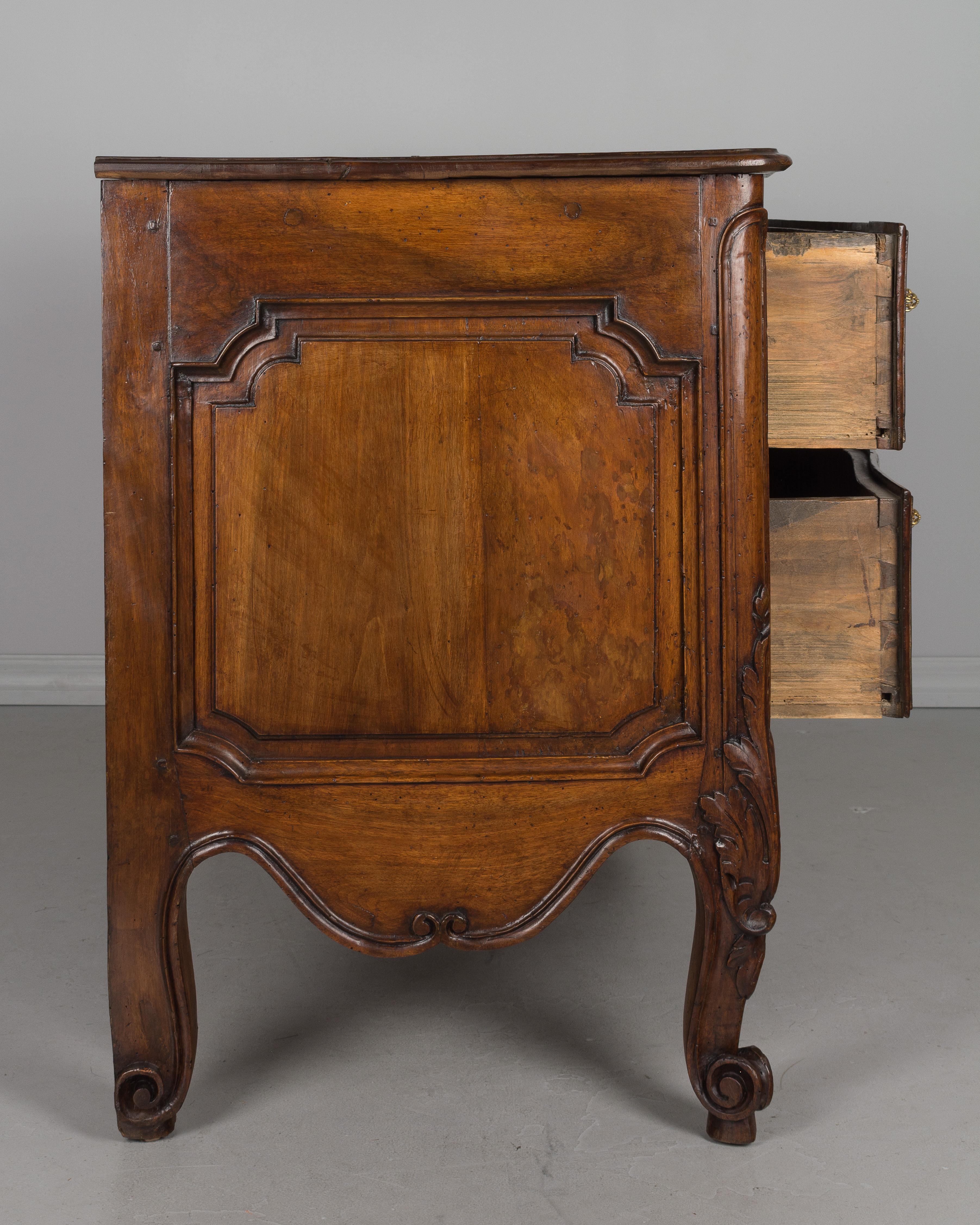 18th Century Louis XV Period Commode or Chest of Drawers im Zustand „Gut“ in Winter Park, FL