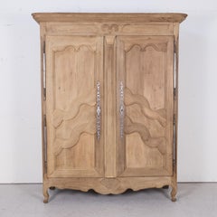 Armoire provinciale française blanchie d'époque Louis XV du 18ème siècle
