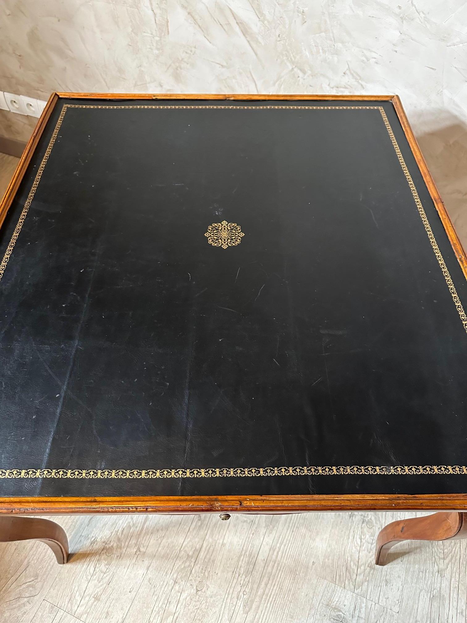 Leather 18th century louis XV Period Playing Table with Four Chairs  For Sale
