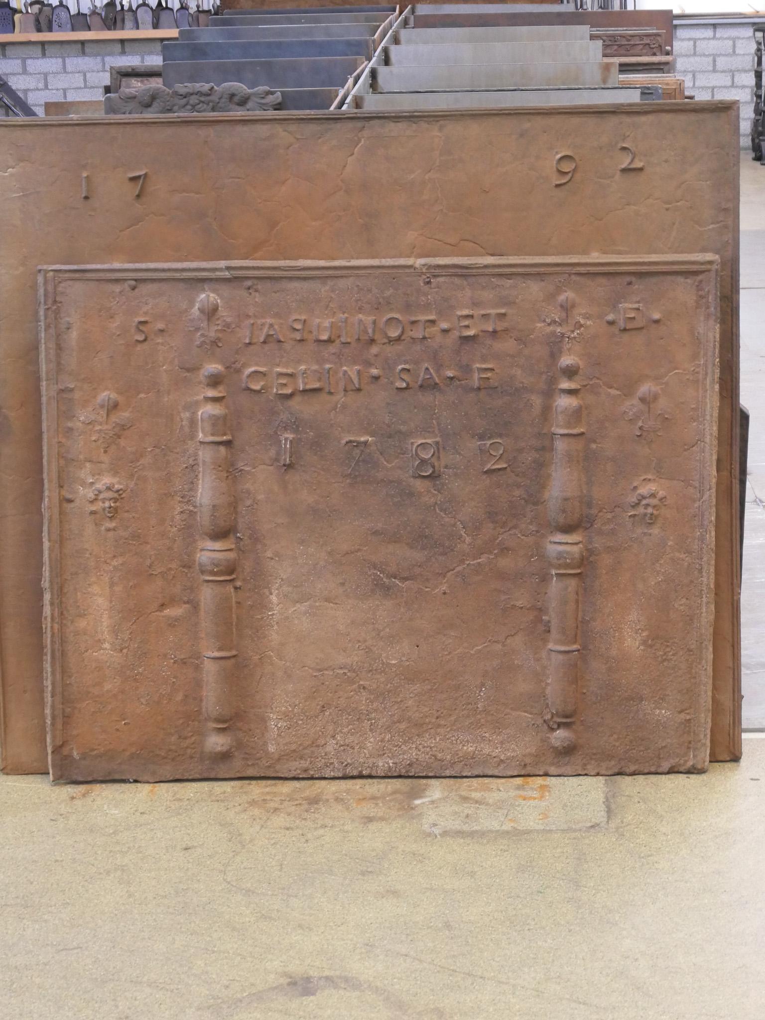 French 18th Century Louis XV 'Pillars with Fleurs de Lys' Fireback / Backsplash For Sale