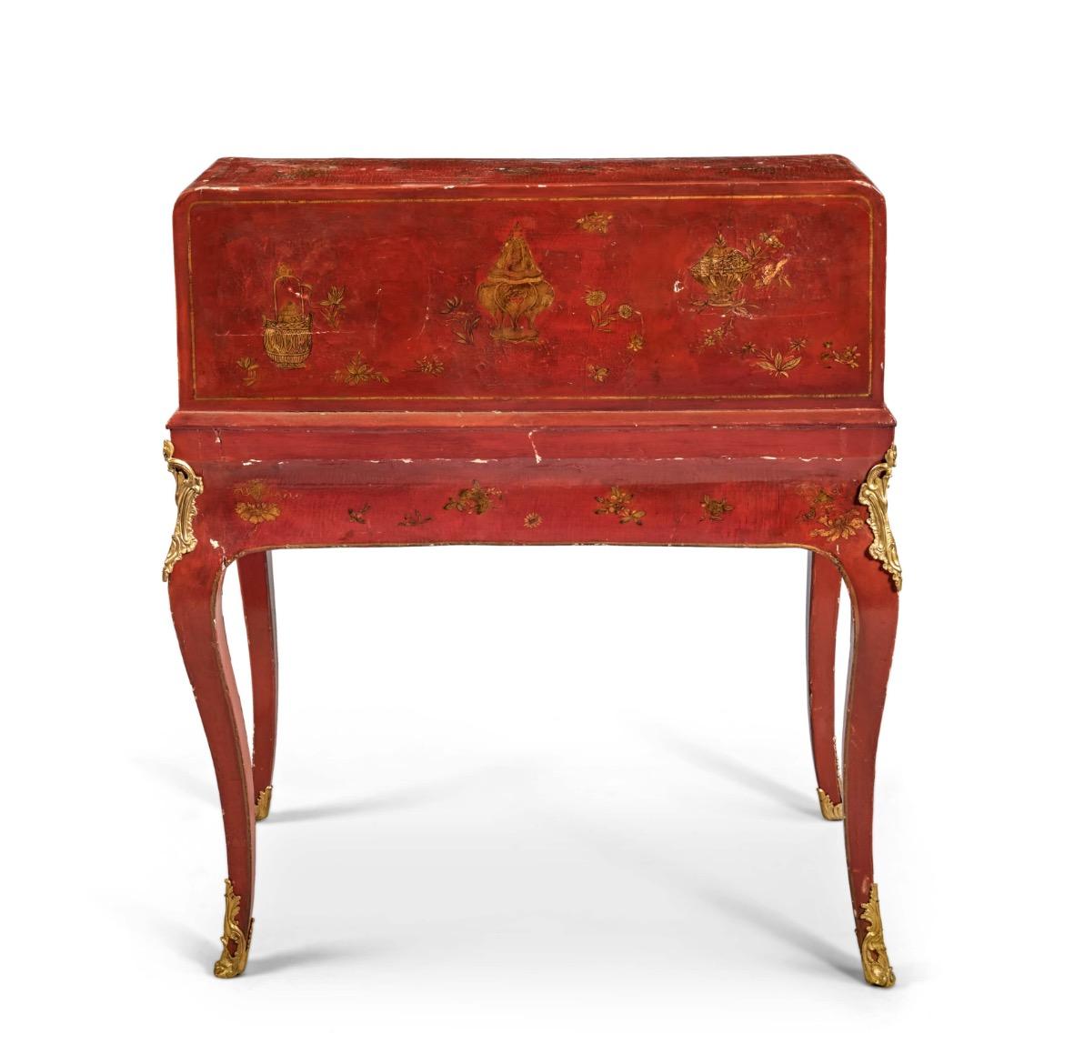Escritorio con Chinoiserie Roja Luis XV del Siglo XVIII Por Pierre Migeon Francés en venta