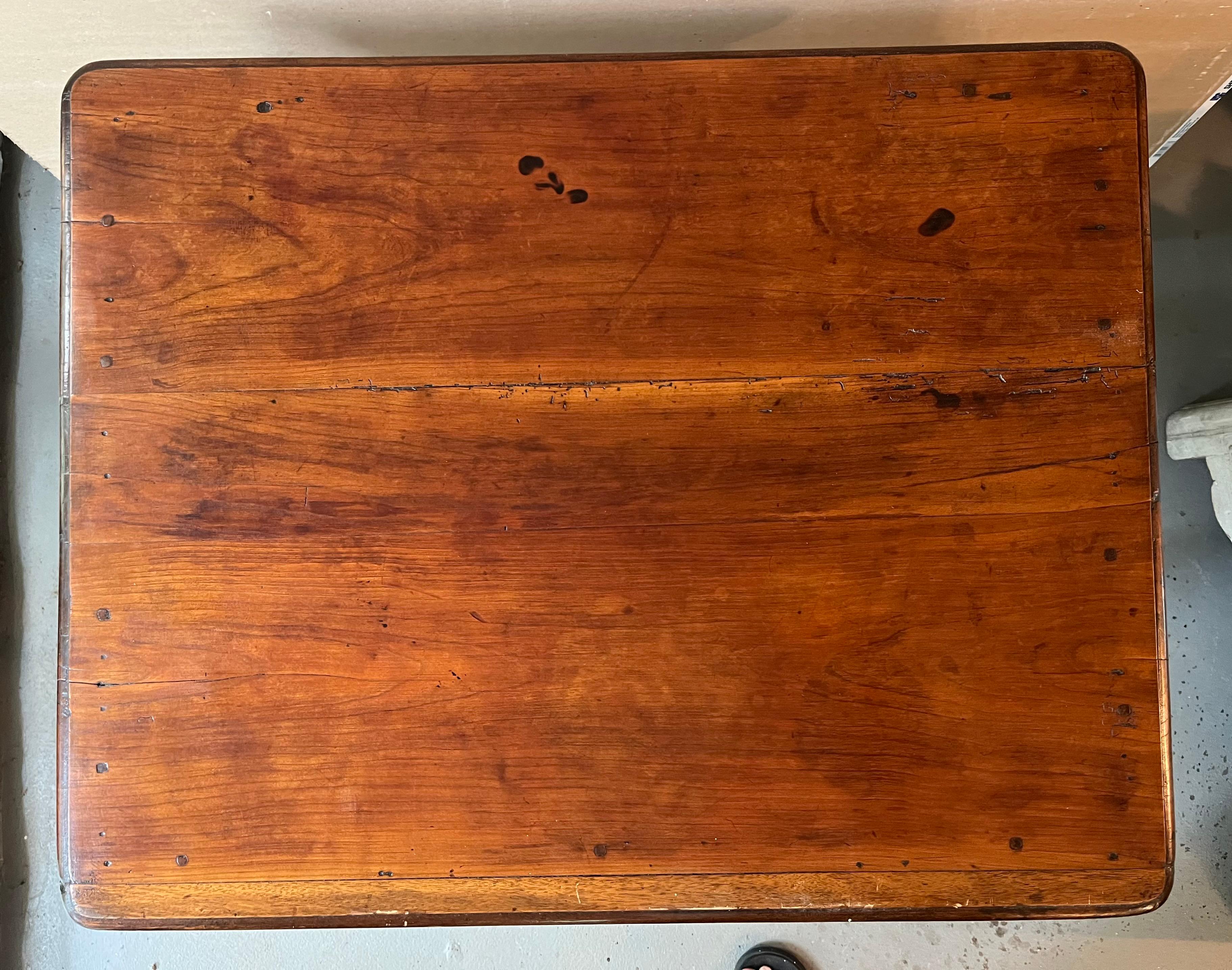Table d'appoint Louis XV du XVIIIe siècle en vente 4