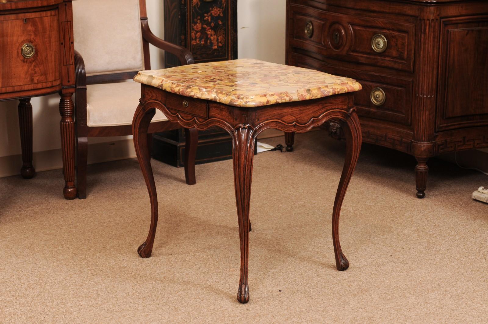 Table carrée en Oak du XVIIIe siècle de Louis XV avec tiroir et plateau en marbre Breche d'Alep en vente 6