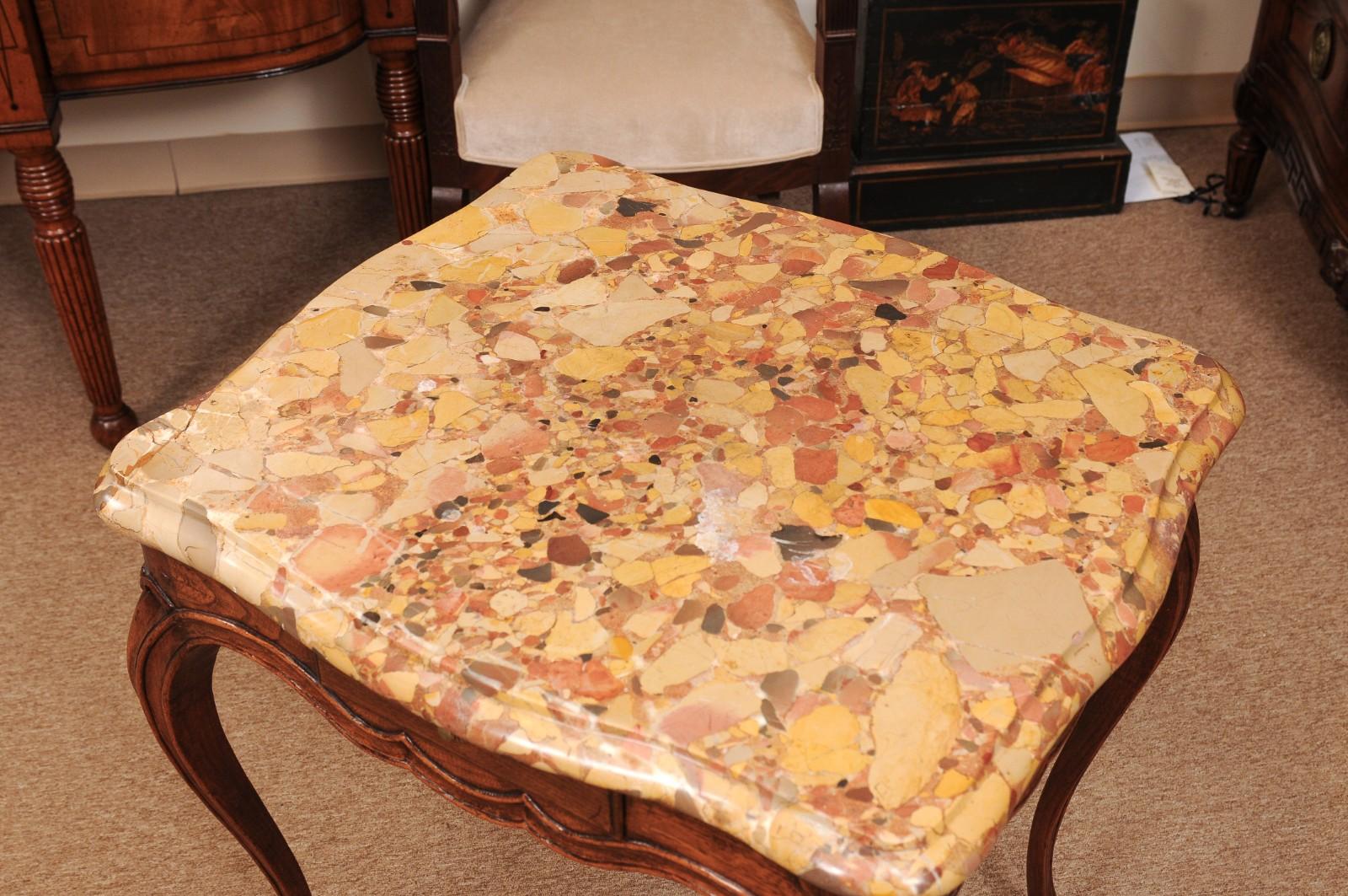 Table carrée en Oak du XVIIIe siècle de Louis XV avec tiroir et plateau en marbre Breche d'Alep en vente 8