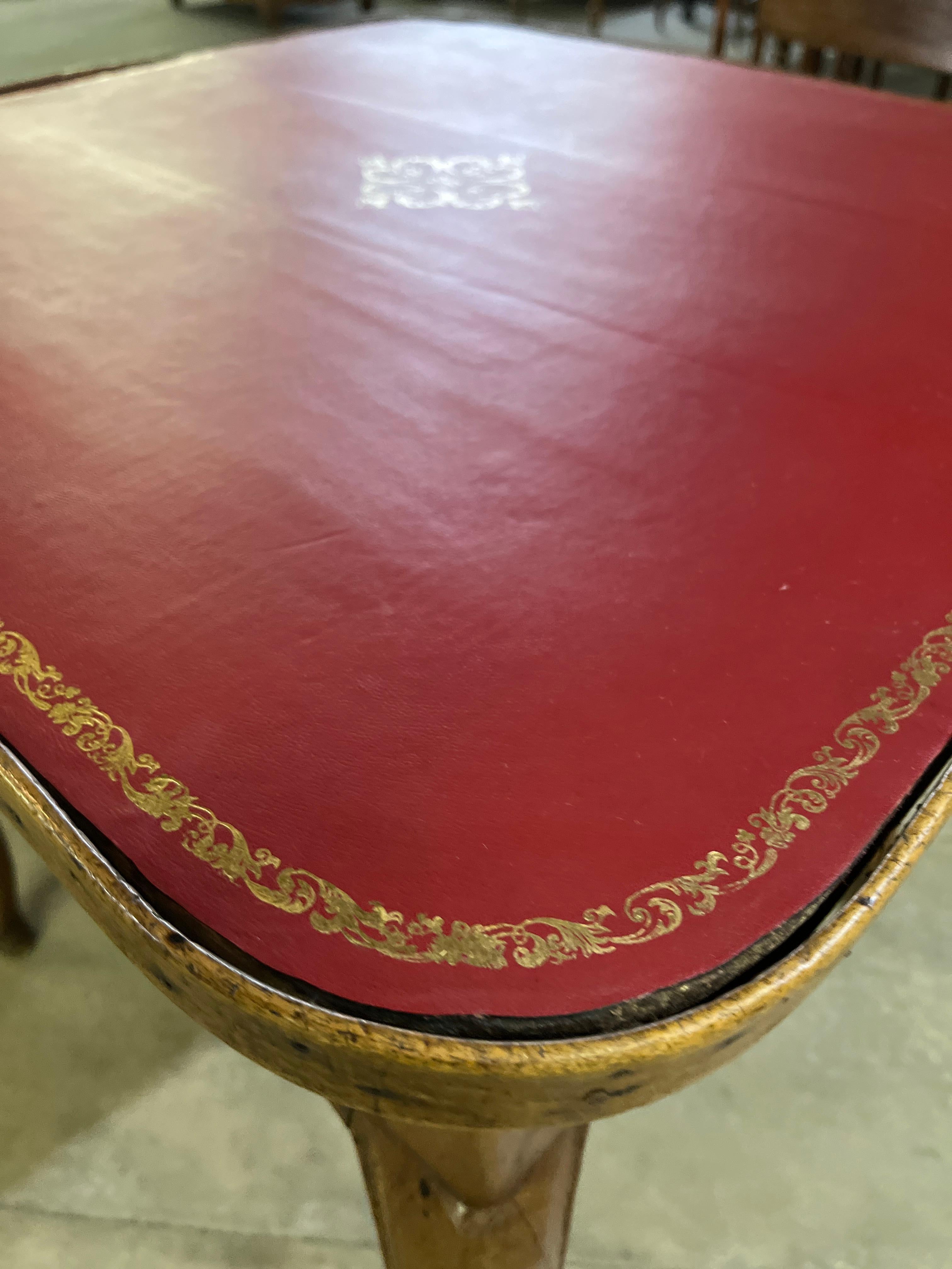 18. Jahrhundert Louis XV Stil Epoque Spieltisch mit Lederplatte im Zustand „Gut“ im Angebot in Scottsdale, AZ