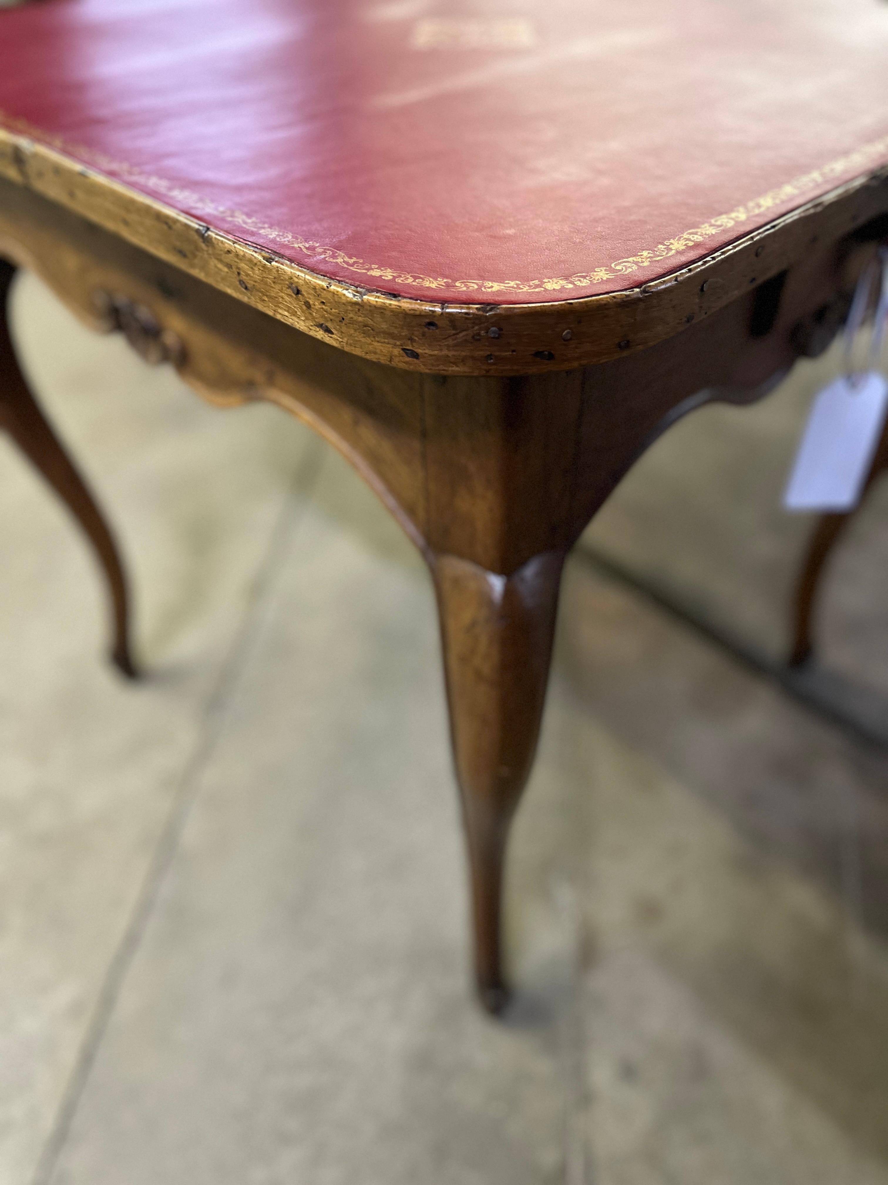 18. Jahrhundert Louis XV Stil Epoque Spieltisch mit Lederplatte im Angebot 1