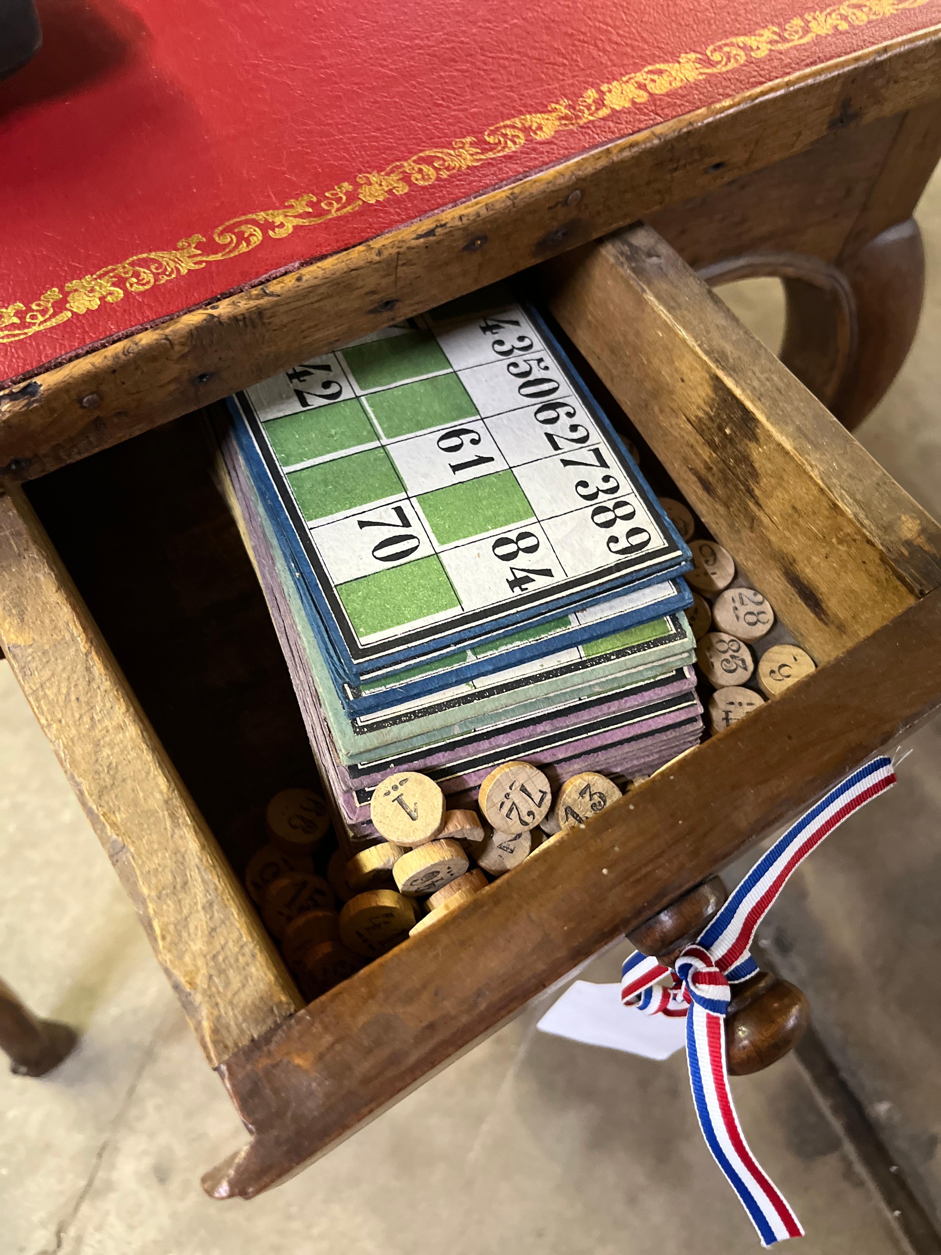 18. Jahrhundert Louis XV Stil Epoque Spieltisch mit Lederplatte im Angebot 2