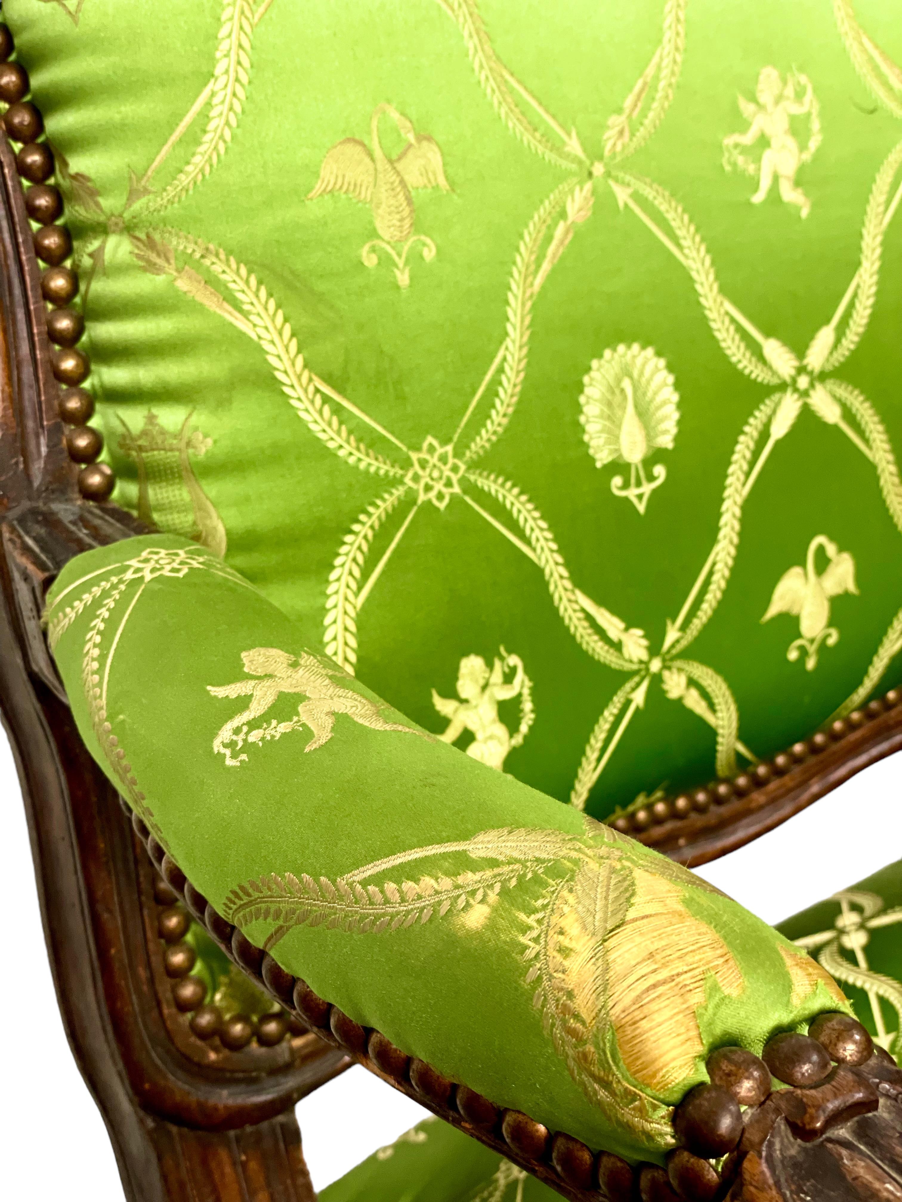 Fauteuil à La Reine Siglo XVIII Época Luis XV Nogal en venta