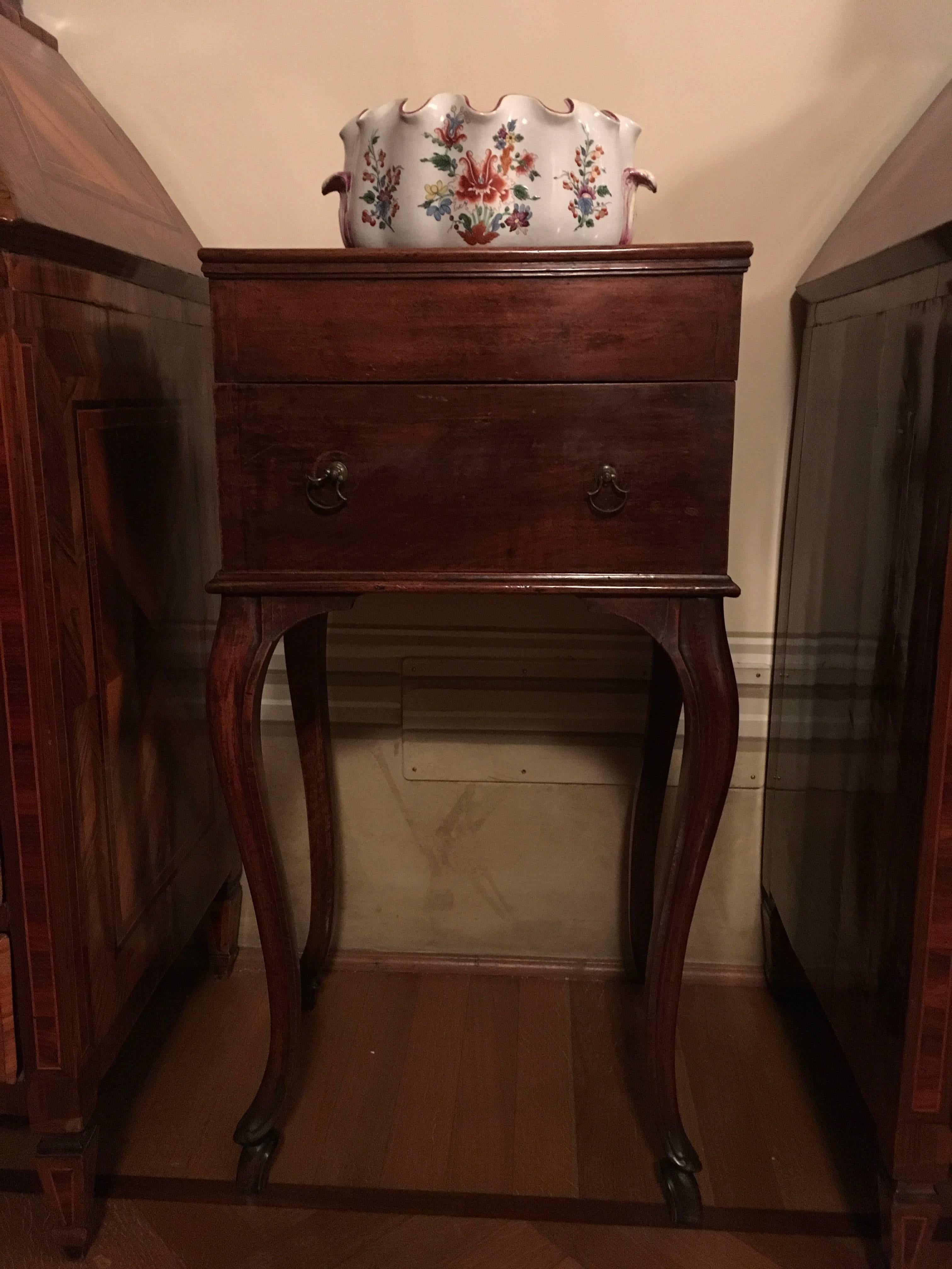 Hand-Crafted Italy 18th Century Louis XV Walnut Side Table Gueridon with Drawings For Sale