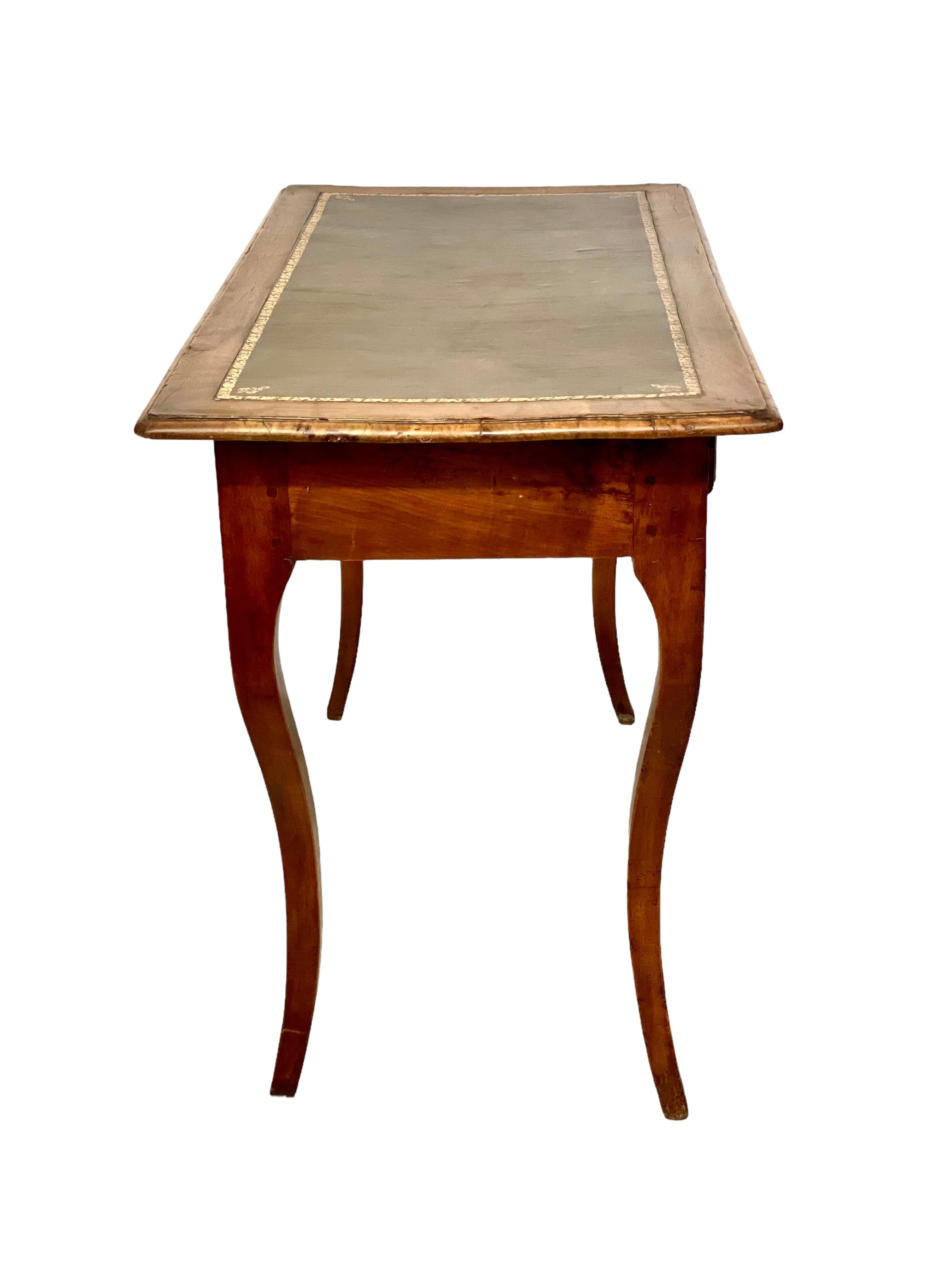 Schmaler Schreibtisch aus dem 18. (Louis XV.) im Angebot