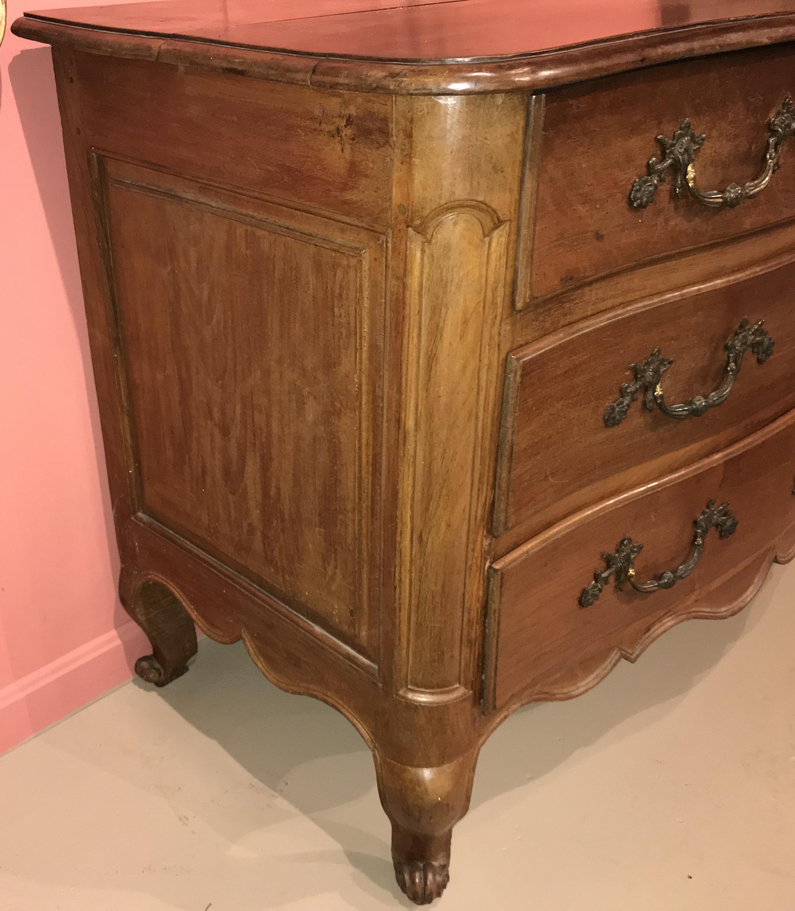 French 18th Century Louis XV Three-Drawer Walnut Commode For Sale