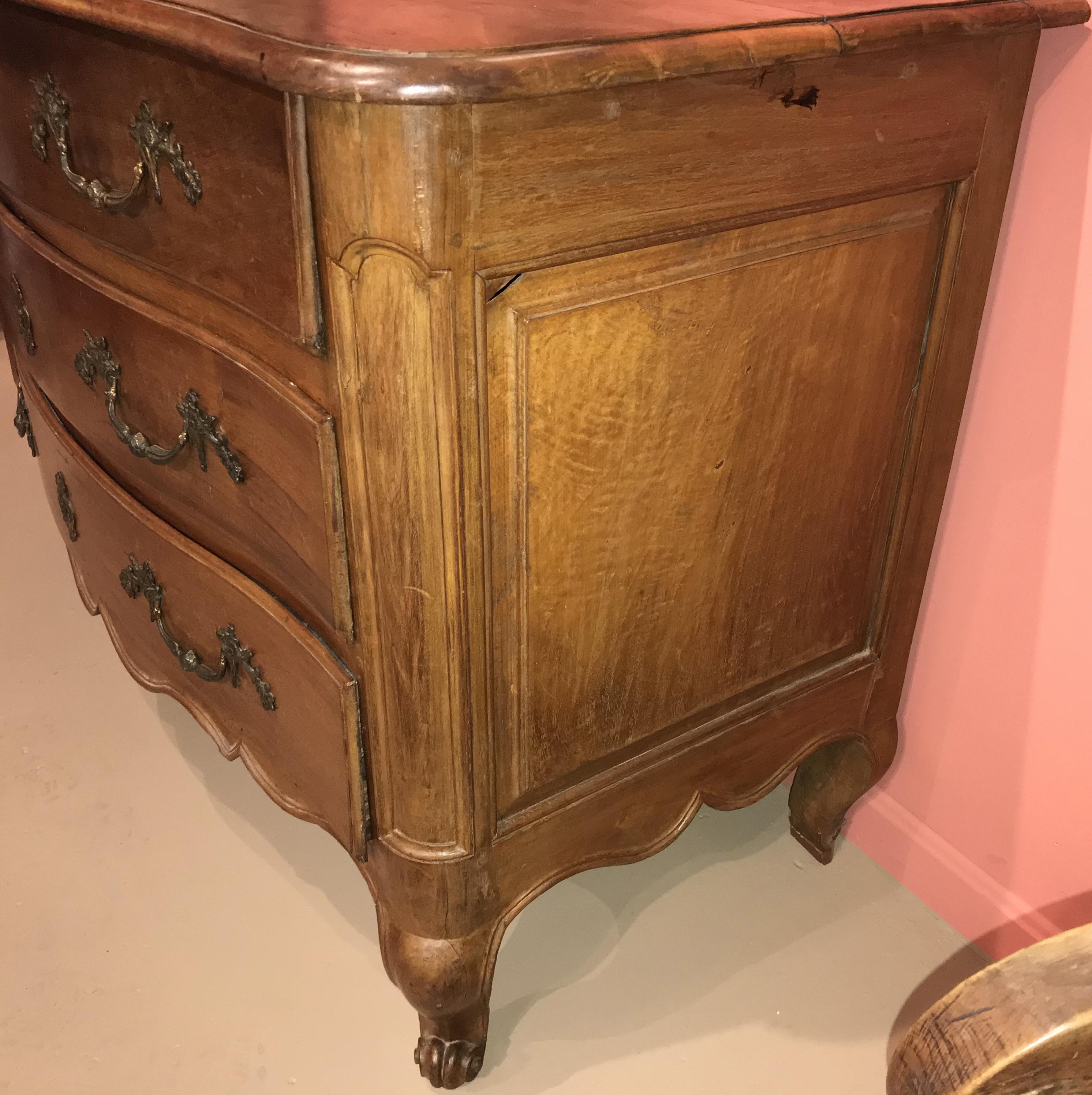 Hand-Carved 18th Century Louis XV Three-Drawer Walnut Commode For Sale