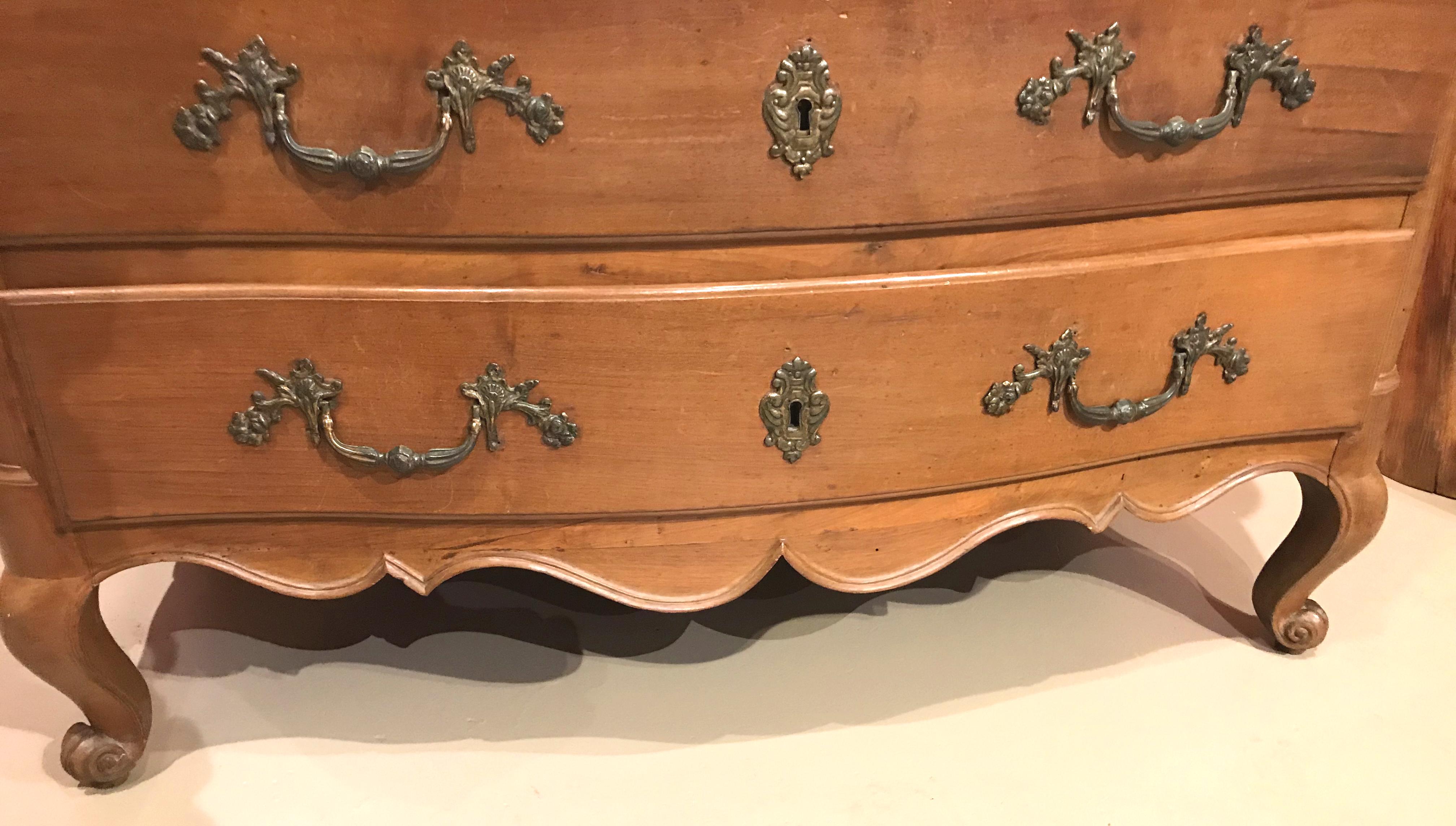 18th Century and Earlier 18th Century Louis XV Three-Drawer Walnut Commode For Sale