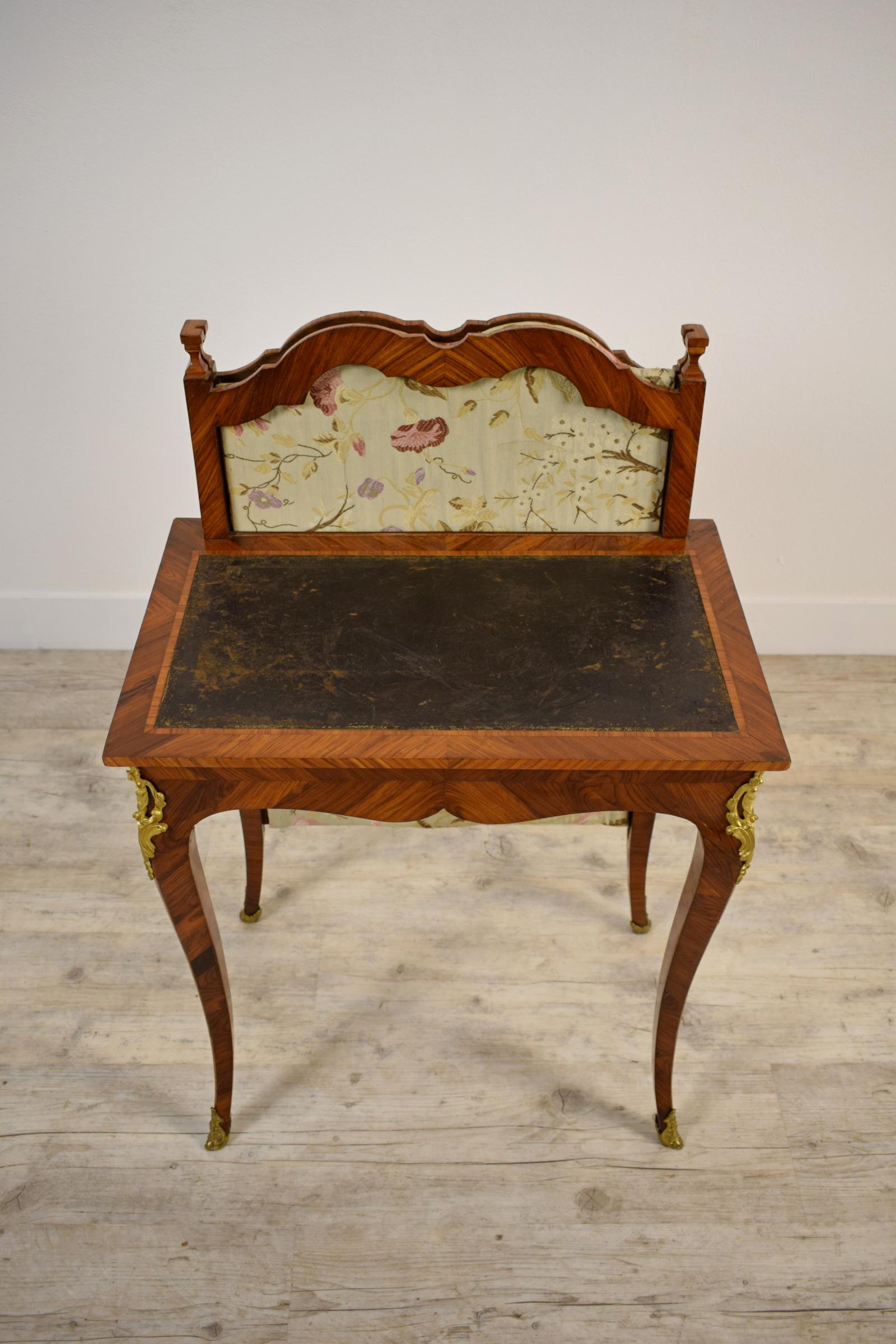 18th Century Louis XV Wood French Writing Table For Sale 7
