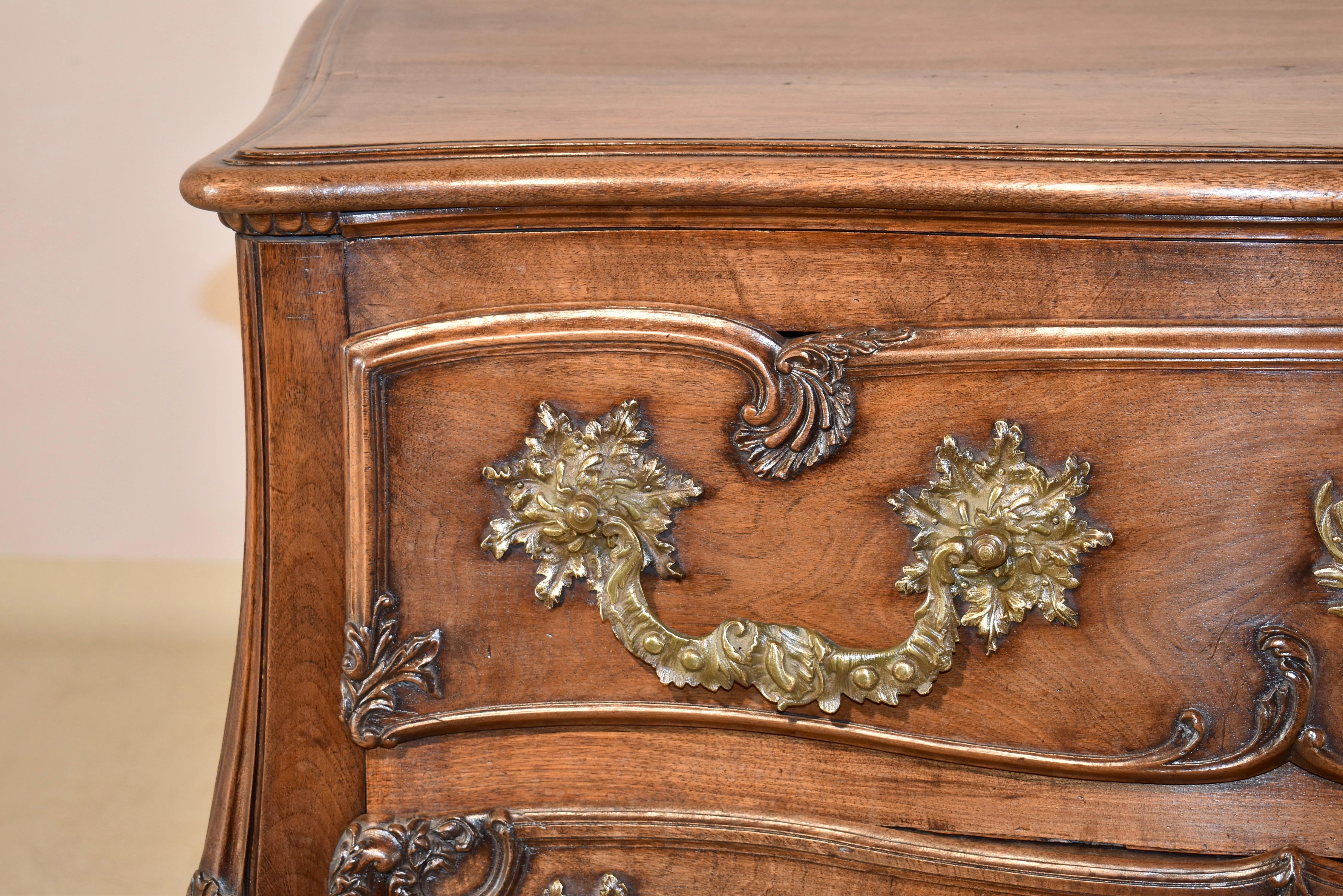 18th Century Louis XV Walnut Commode For Sale 7